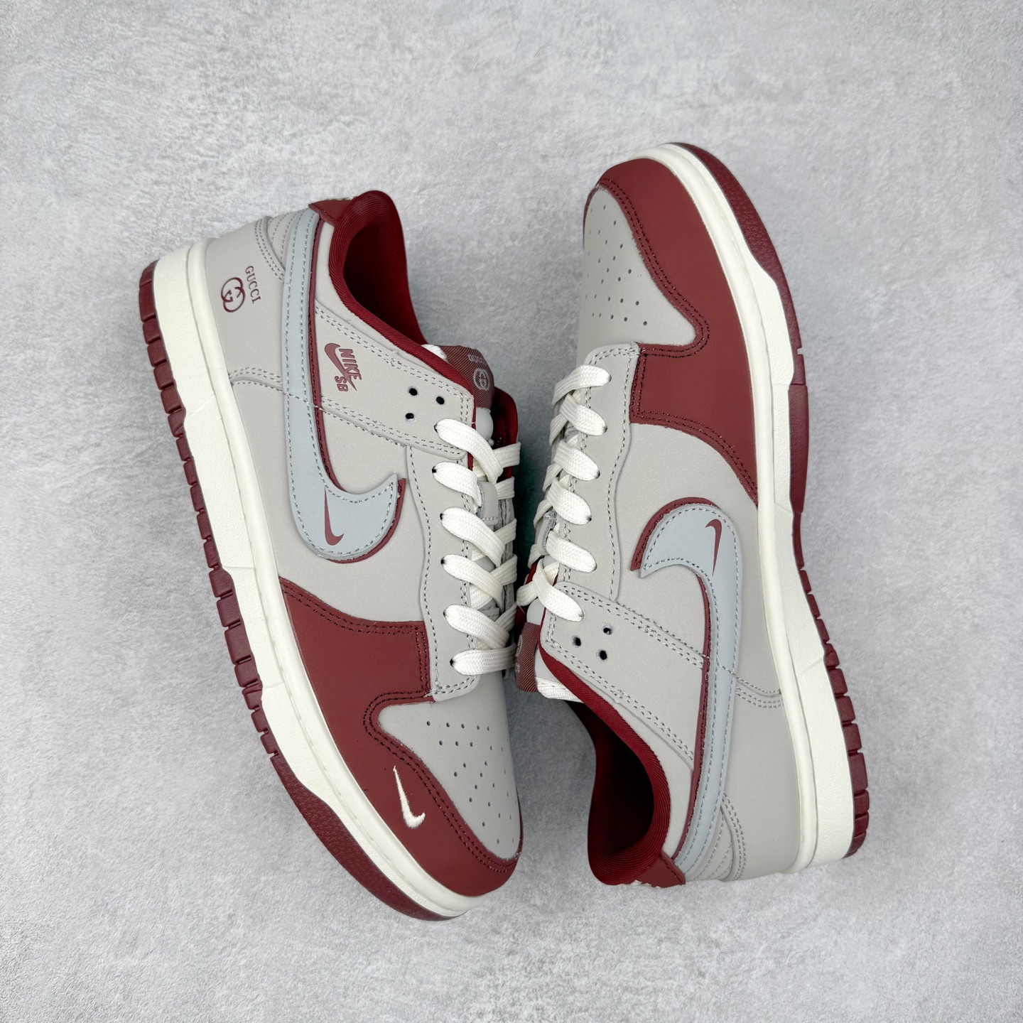 图片[3]-NK Dunk Low 定制配色 XY2026-157 大厂出品 极力推荐 原装头层材料 独家版型蒸餾加工帶來的是更好的视觉和脚感体验大厂纯原品质出货 清洁度 电绣工艺 皮料切割干净无任何毛边 细节完美 实拍调校N版已经零色差零失真 百分百还原实物色彩所见即所得 不存在货不对板色差等低级问题 选购参考实物拍摄 不混卖不参货 只用心做好货严格选品 承诺混一赔十 尺码：36 36.5 37.5 38 38.5 39 40 40.5 41 42 42.5 43 44 44.5 45-选品中心