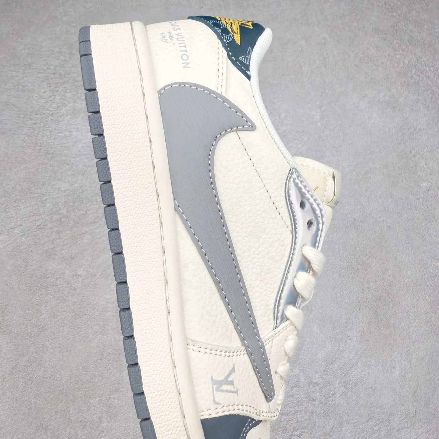 图片[6]-TS x Air Jordan AJ1 Low 倒钩低帮联名定制配色 XS7089-615 原厂内置气垫魔块 A模大底 头层小牛皮 鞋舌AJ原厂专用牛津布+AJ专用反口珍珠布+原厂无杂质高弹内里海棉+特殊封边弹力鞋带 实拍调校N版已经零色差零失真 百分百还原实物色彩所见即所得 不存在货不对板色差等低级问题 选购参考实物拍摄 不混卖不参货 只用心做好货严格选品 承诺混一赔十 尺码：36 36.5 37.5 38 38.5 39 40 40.5 41 42 42.5 43 44 44.5 45-选品中心