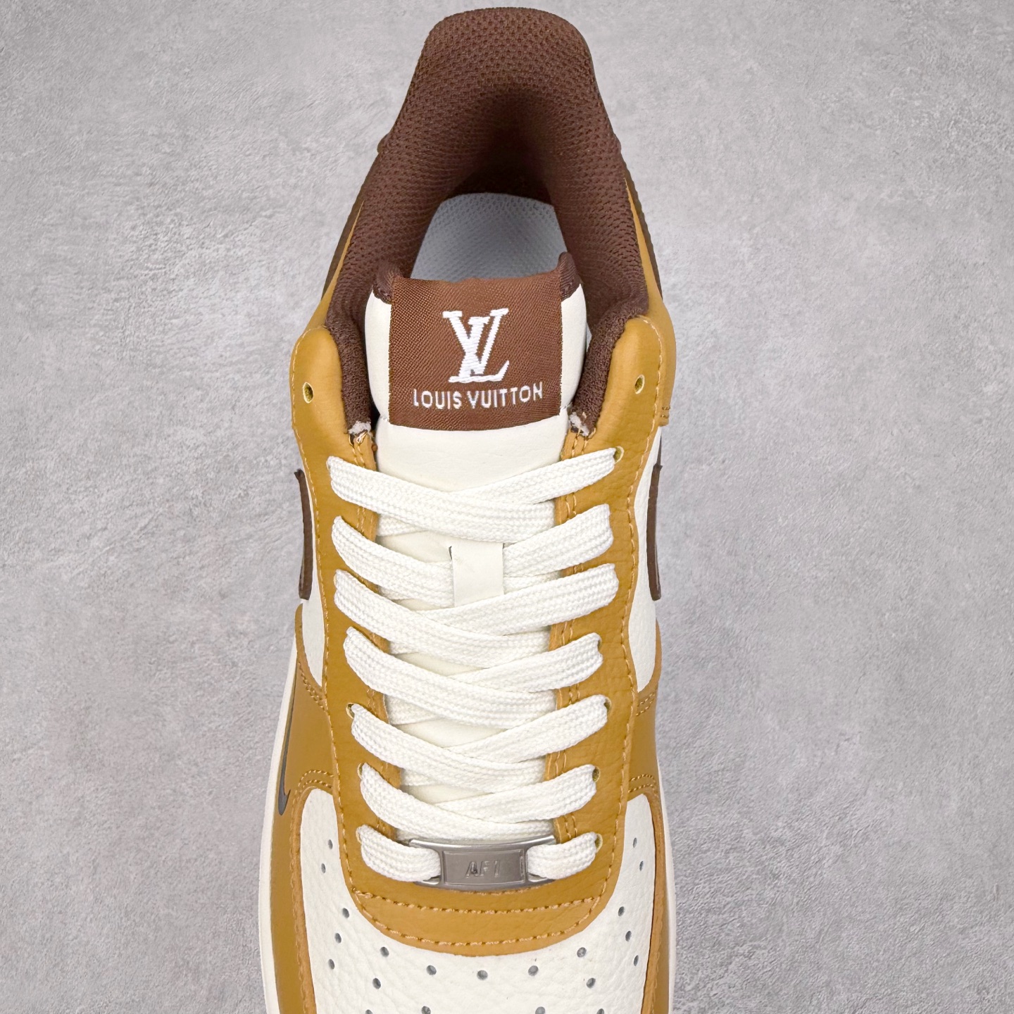 图片[5]-NK Air Force 1´07 Low 空军一号低帮百搭休闲运动板鞋 LW9279-014 柔软、弹性十足的缓震性能和出色的中底设计 横跨复古与现代的外型结合 造就出风靡全球 三十多年的Force 1 直到今天还深受青睐 实拍调校N版已经零色差零失真 百分百还原实物色彩所见即所得 不存在货不对板色差等低级问题 选购参考实物拍摄 不混卖不参货 只用心做好货严格选品 承诺混一赔十 尺码：36 36.5 37.5 38 38.5 39 40 40.5 41 42 42.5 43 44 44.5 45-选品中心