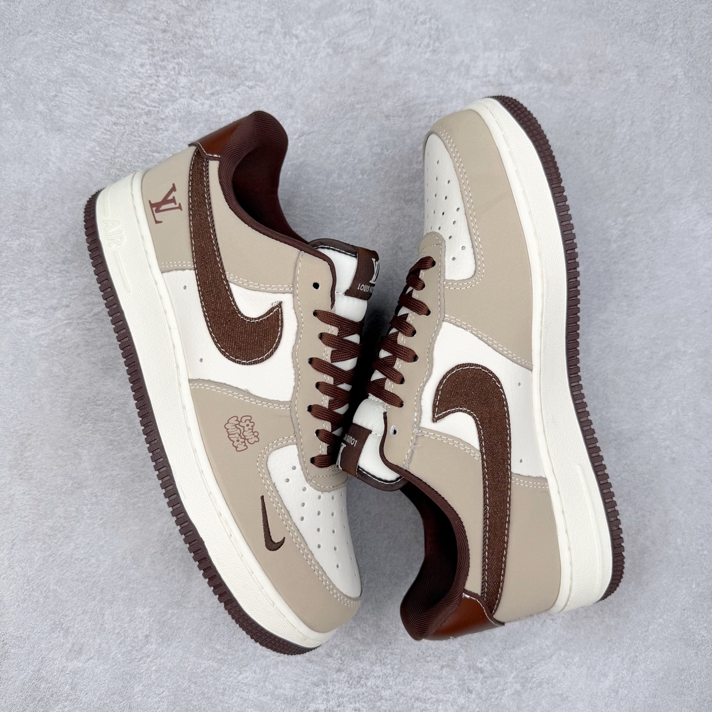 图片[3]-NK Air Force 1´07 Low 空军一号低帮百搭休闲运动板鞋 KK1988-091 柔软、弹性十足的缓震性能和出色的中底设计 横跨复古与现代的外型结合 造就出风靡全球 三十多年的Force 1 直到今天还深受青睐 实拍调校N版已经零色差零失真 百分百还原实物色彩所见即所得 不存在货不对板色差等低级问题 选购参考实物拍摄 不混卖不参货 只用心做好货严格选品 承诺混一赔十 尺码：36 36.5 37.5 38 38.5 39 40 40.5 41 42 42.5 43 44 44.5 45-选品中心