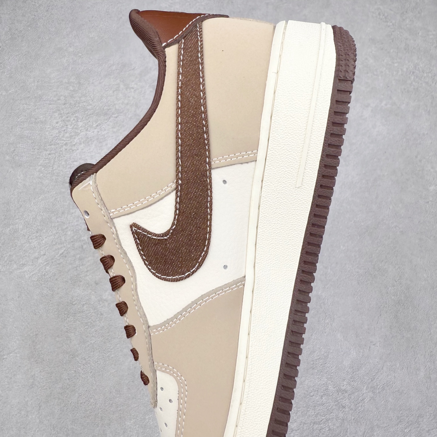 图片[7]-NK Air Force 1´07 Low 空军一号低帮百搭休闲运动板鞋 KK1988-091 柔软、弹性十足的缓震性能和出色的中底设计 横跨复古与现代的外型结合 造就出风靡全球 三十多年的Force 1 直到今天还深受青睐 实拍调校N版已经零色差零失真 百分百还原实物色彩所见即所得 不存在货不对板色差等低级问题 选购参考实物拍摄 不混卖不参货 只用心做好货严格选品 承诺混一赔十 尺码：36 36.5 37.5 38 38.5 39 40 40.5 41 42 42.5 43 44 44.5 45-选品中心