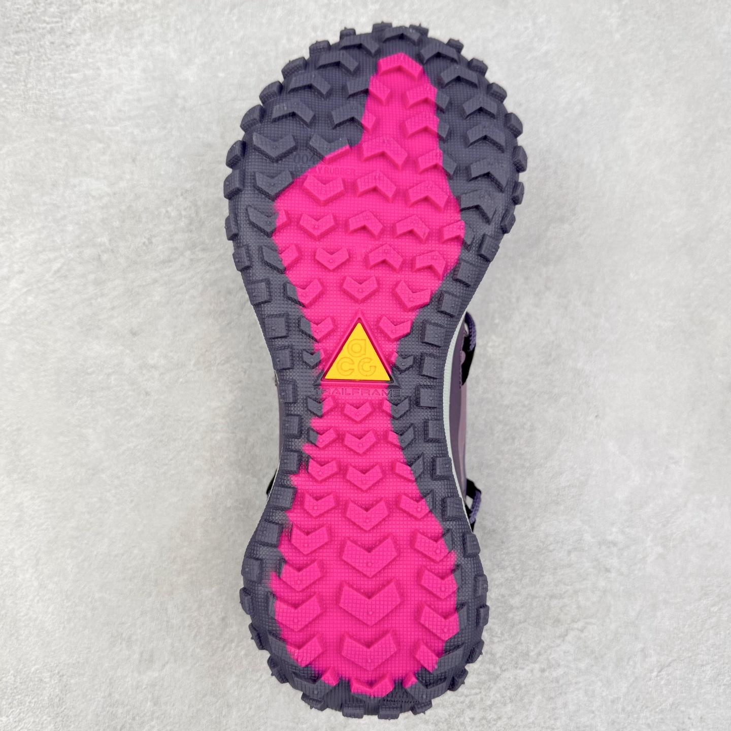 图片[9]-＃纯原福利 NK ACG Mountain Fly SE 复古潮流户外登山鞋防水慢跑鞋 全新来袭 该款沿袭前代高帮版型的设计传统 轻盈鞋面结合灵巧的脚踝包裹设计 为双足打造出一体化的舒适脚感 助力轻松畅行 中底融入柔软的React泡棉与Vaporfiy 科技 让你在岩石小径徒步时也像行走在都市般轻松舒适 粘性橡胶大底铸就了攀岩级别的出众抓地力 助你从容面对各种环境挑战 尺码：36 36.5 37.5 38 38.5 39 40 40.5 41 42 42.5 43 44 44.5 45 46-选品中心