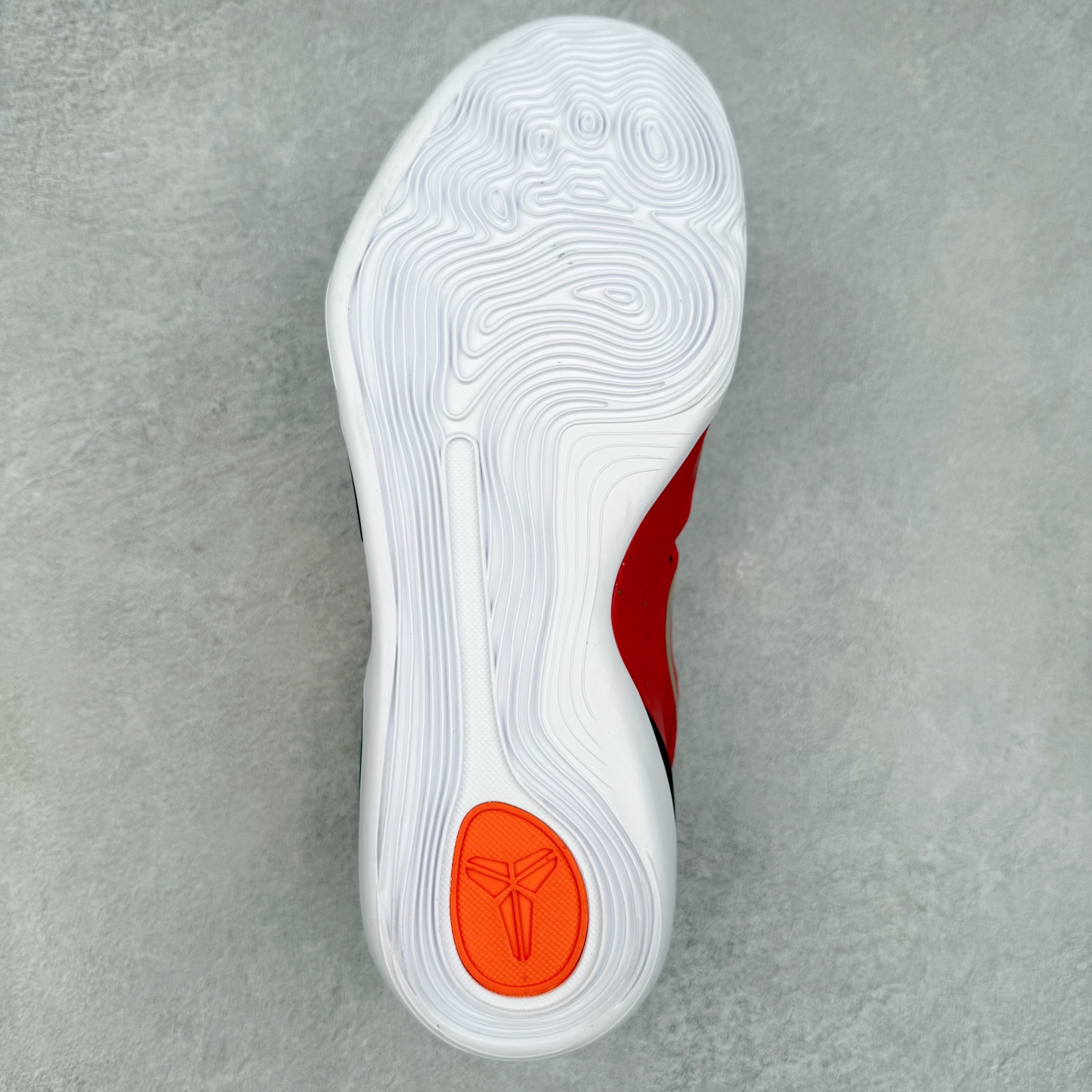 图片[9]-NK Kobe 9 EM 科比九代舒适百搭防滑耐磨 低帮篮球鞋 黑红色 683251-670 实拍调校N版已经零色差零失真 百分百还原实物色彩所见即所得 不存在货不对板色差等低级问题 选购参考实物拍摄 不混卖不参货 只用心做好货严格选品 承诺混一赔十 尺码：36 36.5 37.5 38 38.5 39 40 40.5 41 42 42.5 43 44 44.5 45-选品中心