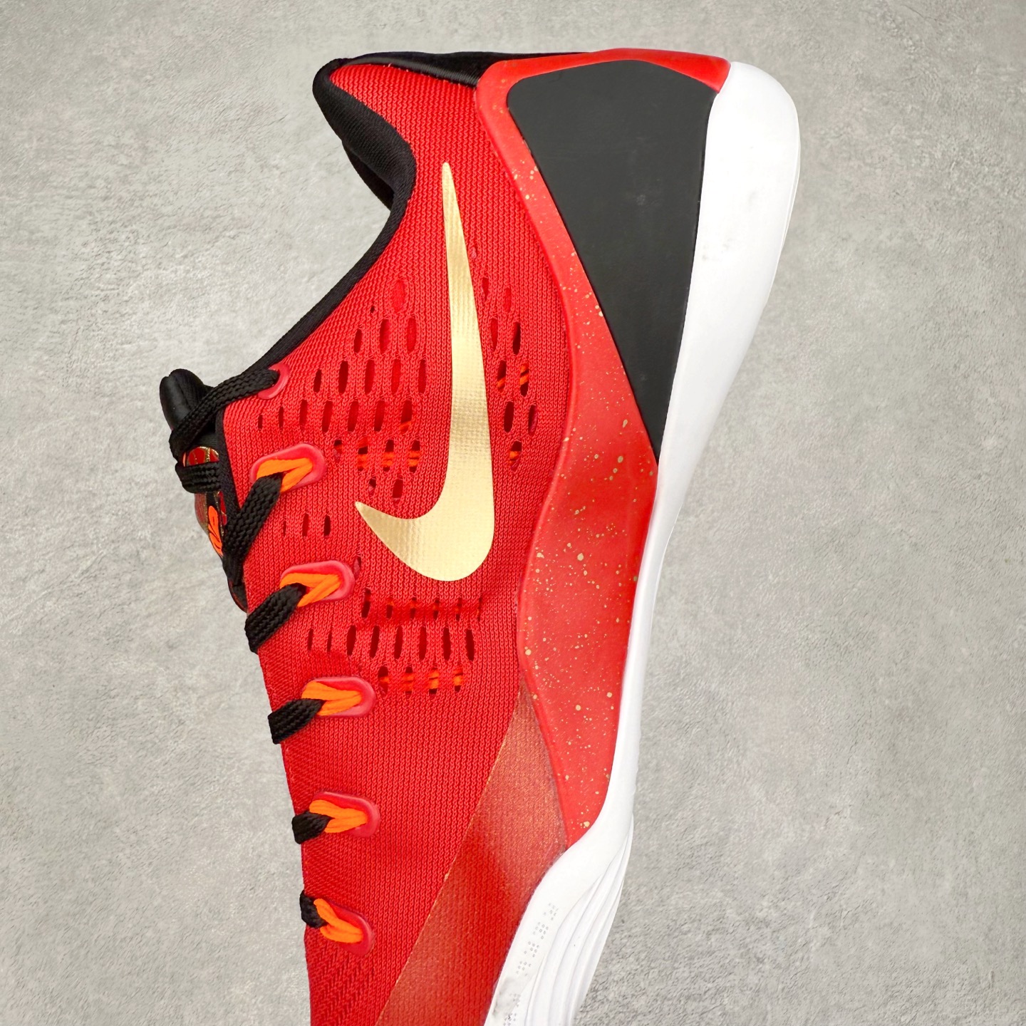 图片[7]-NK Kobe 9 EM 科比九代舒适百搭防滑耐磨 低帮篮球鞋 黑红色 683251-670 实拍调校N版已经零色差零失真 百分百还原实物色彩所见即所得 不存在货不对板色差等低级问题 选购参考实物拍摄 不混卖不参货 只用心做好货严格选品 承诺混一赔十 尺码：36 36.5 37.5 38 38.5 39 40 40.5 41 42 42.5 43 44 44.5 45-选品中心