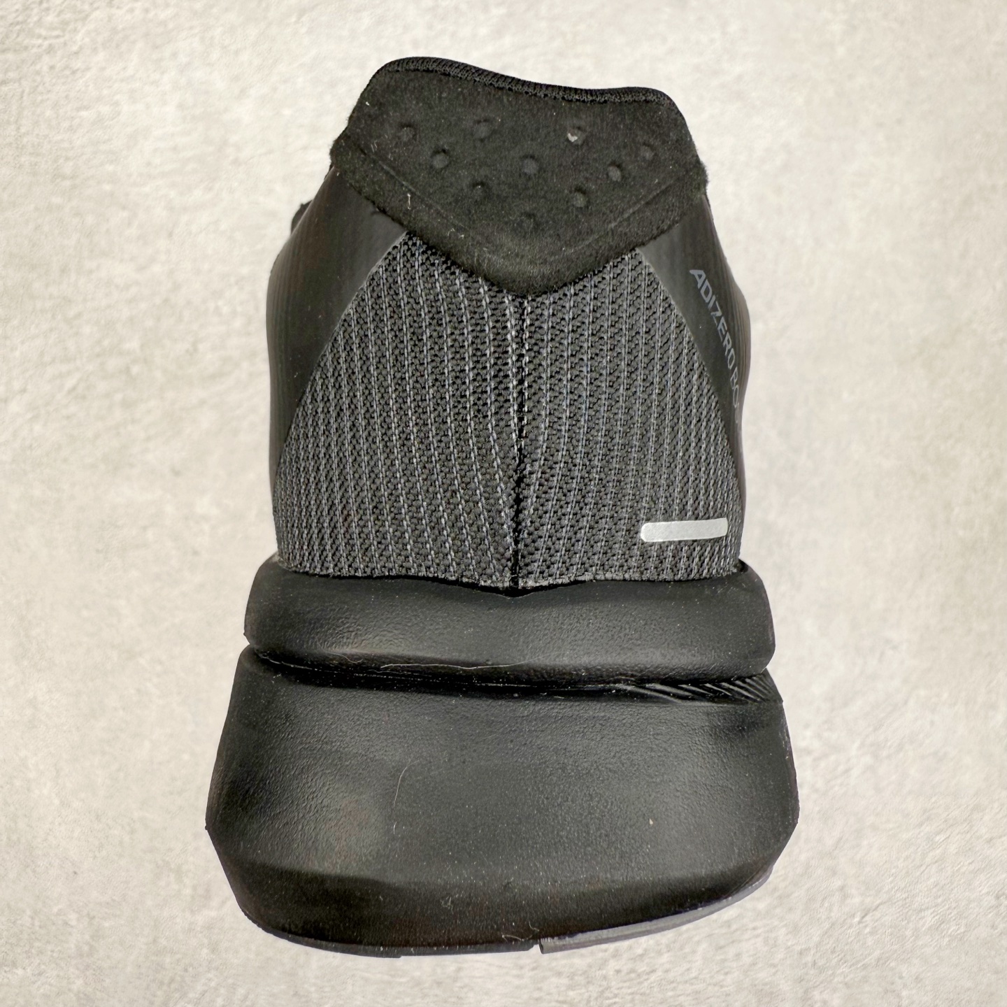 图片[8]-AD Adizero Boston 13 夏季透气网眼竞速跑鞋 JS4941 融合Lightstrike和Lightstrike Pro技术 采用乙烯/乙酸乙烯酯(EVA)材质 打造舒适中底 含ENERGYROD能量碳柱 旨在为步伐添活力 尺码：36 36.5 37 38 38.5 39 40 40.5 41 42 42.5 43 44 44.5 45-选品中心