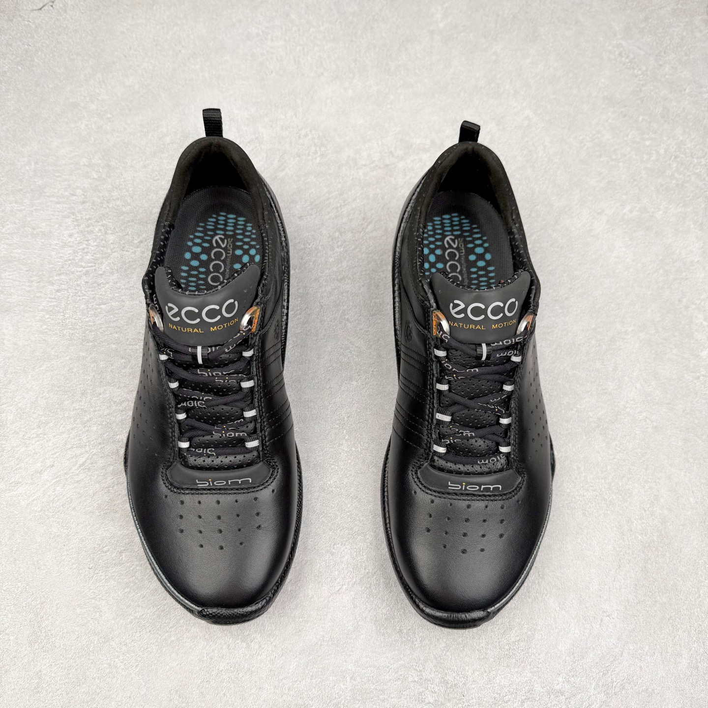 图片[2]-ECCO爱步老爹鞋男士夏季新款 飞织网面百搭潮流户外运动鞋 健步BIOM系列新款 全新的轻量发泡底材与直接注塑橡胶大底相结合 柔软舒适，轻量回弹，脚感更轻盈 鞋面采用GORE-TEX飞织网面与牛皮相结合 给你贴心透气呵护 自然律动科技 符合人体工学鞋楦 贴近足部天然形态 橡胶大底，抓地力强，具有良好的耐磨性 轻盈自如 适跑畅练 尺码：38 39 40 41 42 43 44 （皮鞋码）-选品中心