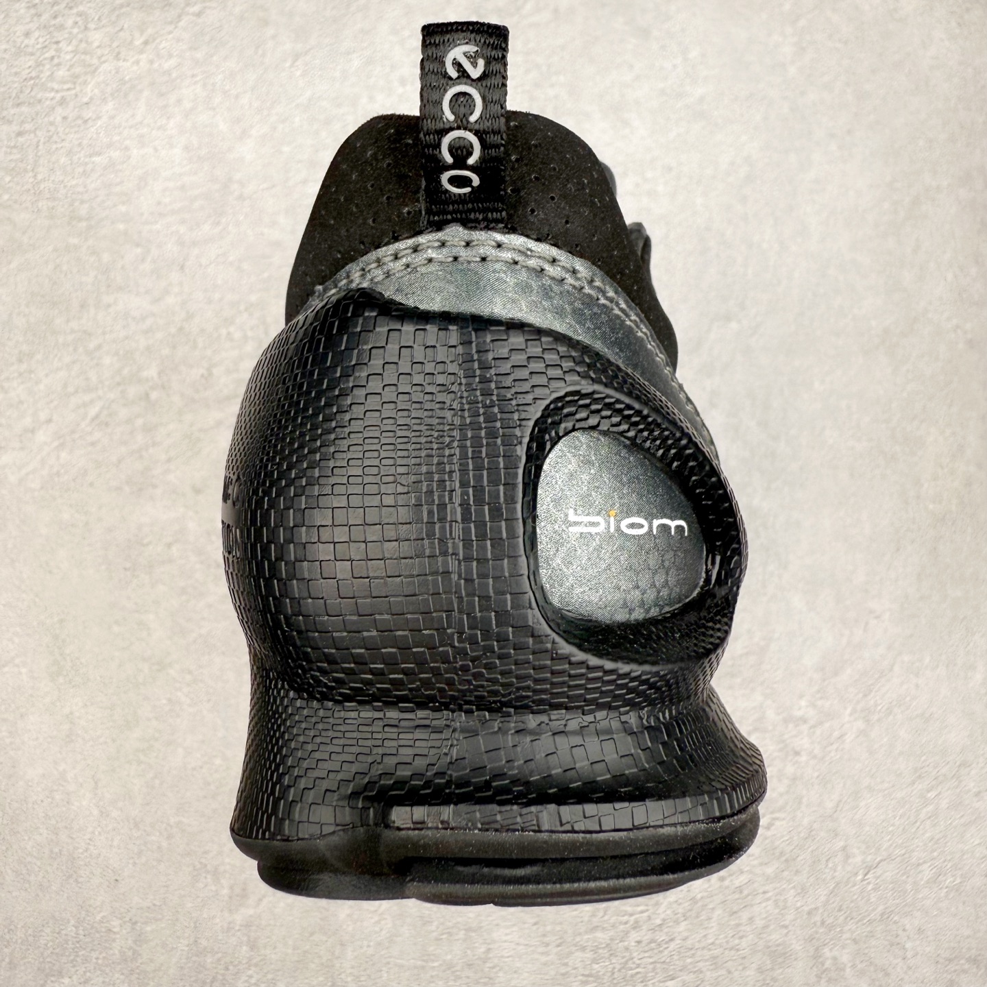 图片[8]-ECCO爱步老爹鞋男士夏季新款 飞织网面百搭潮流户外运动鞋 健步BIOM系列新款 全新的轻量发泡底材与直接注塑橡胶大底相结合 柔软舒适，轻量回弹，脚感更轻盈 鞋面采用GORE-TEX飞织网面与牛皮相结合 给你贴心透气呵护 自然律动科技 符合人体工学鞋楦 贴近足部天然形态 橡胶大底，抓地力强，具有良好的耐磨性 轻盈自如 适跑畅练 尺码：38 39 40 41 42 43 44 （皮鞋码）-选品中心