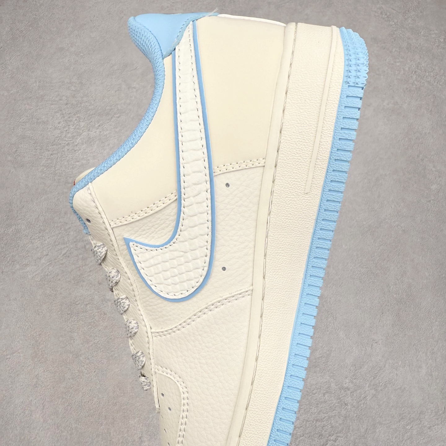 图片[7]-NK Air Force 1´07 Low 空军一号低帮百搭休闲运动板鞋 CS5288-029 柔软、弹性十足的缓震性能和出色的中底设计 横跨复古与现代的外型结合 造就出风靡全球 三十多年的Force 1 直到今天还深受青睐 实拍调校N版已经零色差零失真 百分百还原实物色彩所见即所得 不存在货不对板色差等低级问题 选购参考实物拍摄 不混卖不参货 只用心做好货严格选品 承诺混一赔十 尺码：36 36.5 37.5 38 38.5 39 40 40.5 41 42 42.5 43 44 44.5 45-选品中心