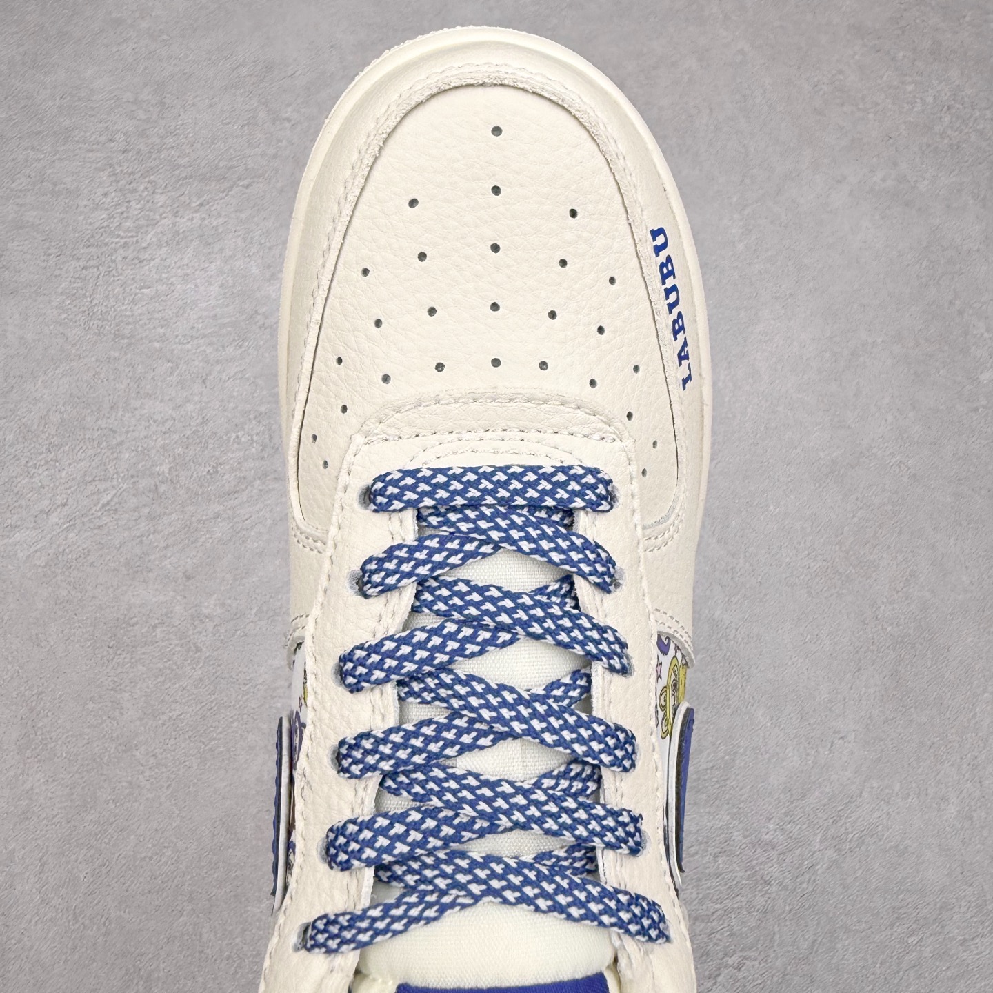 图片[4]-NK Air Force 1´07 Low 空军一号低帮百搭休闲运动板鞋 KJ1688-011 柔软、弹性十足的缓震性能和出色的中底设计 横跨复古与现代的外型结合 造就出风靡全球 三十多年的Force 1 直到今天还深受青睐 实拍调校N版已经零色差零失真 百分百还原实物色彩所见即所得 不存在货不对板色差等低级问题 选购参考实物拍摄 不混卖不参货 只用心做好货严格选品 承诺混一赔十 尺码：36 36.5 37.5 38 38.5 39 40 40.5 41 42 42.5 43 44 44.5 45-选品中心