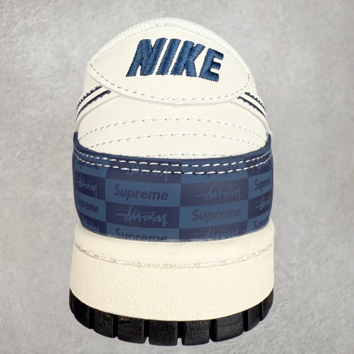 图片[8]-NK Dunk Low 定制配色 FC1688-228 大厂出品 极力推荐 原装头层材料 独家版型蒸餾加工帶來的是更好的视觉和脚感体验大厂纯原品质出货 清洁度 电绣工艺 皮料切割干净无任何毛边 细节完美 实拍调校N版已经零色差零失真 百分百还原实物色彩所见即所得 不存在货不对板色差等低级问题 选购参考实物拍摄 不混卖不参货 只用心做好货严格选品 承诺混一赔十 尺码：36 36.5 37.5 38 38.5 39 40 40.5 41 42 42.5 43 44 44.5 45-选品中心