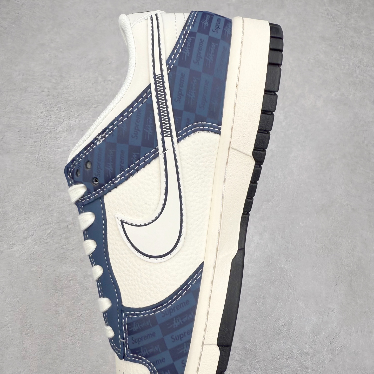 图片[7]-NK Dunk Low 定制配色 FC1688-228 大厂出品 极力推荐 原装头层材料 独家版型蒸餾加工帶來的是更好的视觉和脚感体验大厂纯原品质出货 清洁度 电绣工艺 皮料切割干净无任何毛边 细节完美 实拍调校N版已经零色差零失真 百分百还原实物色彩所见即所得 不存在货不对板色差等低级问题 选购参考实物拍摄 不混卖不参货 只用心做好货严格选品 承诺混一赔十 尺码：36 36.5 37.5 38 38.5 39 40 40.5 41 42 42.5 43 44 44.5 45-选品中心