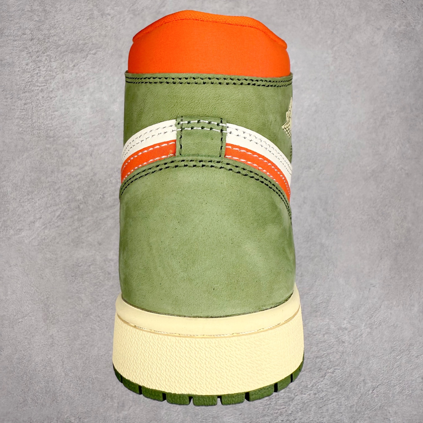 图片[8]-＃TG特价福利 Air Jordan AJ1 High 高帮全系列 性价比批次 原盒原配 大厂出品 原厂楦头纸板数据开发 鞋型公整不松垮 采购头层皮料冲裁 高整洁度 上脚原汁原味的公司货既视感 原底独立模具 中底四线拉帮完美走线 原模大底咬花 实拍调校N版已经零色差零失真 百分百还原实物色彩所见即所得 不存在货不对板色差等低级问题 选购参考实物拍摄 不混卖不参货 只用心做好货严格选品 承诺混一赔十 尺码：36 36.5 37.5 38 38.5 39 40 40.5 41 42 42.5 43 44 44.5 45 46 47.5-选品中心