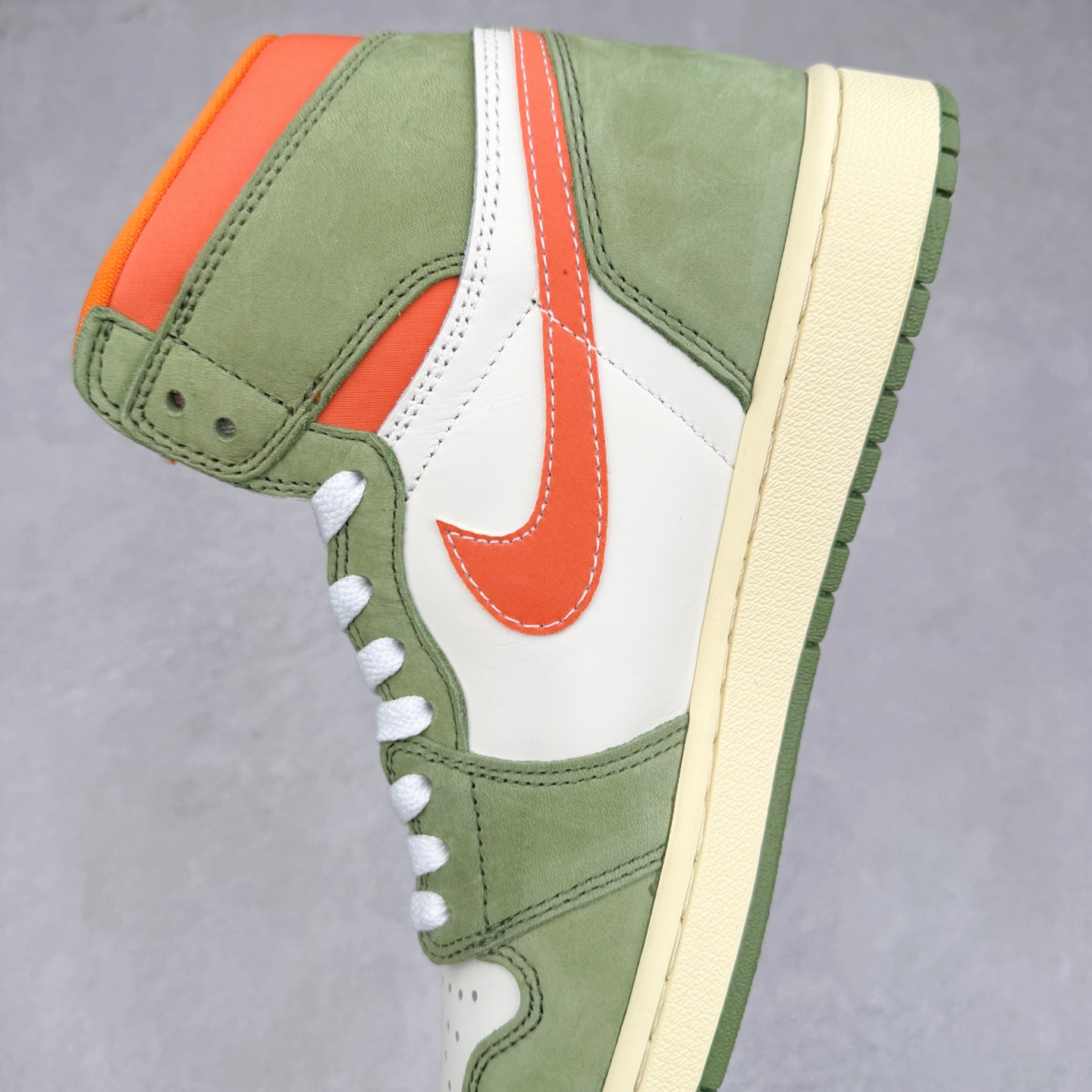 图片[7]-＃TG特价福利 Air Jordan AJ1 High 高帮全系列 性价比批次 原盒原配 大厂出品 原厂楦头纸板数据开发 鞋型公整不松垮 采购头层皮料冲裁 高整洁度 上脚原汁原味的公司货既视感 原底独立模具 中底四线拉帮完美走线 原模大底咬花 实拍调校N版已经零色差零失真 百分百还原实物色彩所见即所得 不存在货不对板色差等低级问题 选购参考实物拍摄 不混卖不参货 只用心做好货严格选品 承诺混一赔十 尺码：36 36.5 37.5 38 38.5 39 40 40.5 41 42 42.5 43 44 44.5 45 46 47.5-选品中心