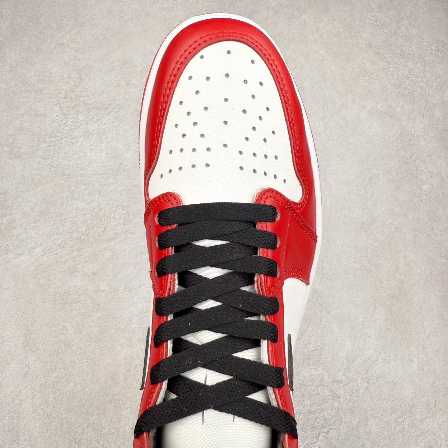 图片[4]-＃TG特价福利 Air Jordan AJ1 High 高帮全系列 性价比批次 原盒原配 大厂出品 原厂楦头纸板数据开发 鞋型公整不松垮 采购头层皮料冲裁 高整洁度 上脚原汁原味的公司货既视感 原底独立模具 中底四线拉帮完美走线 原模大底咬花 实拍调校N版已经零色差零失真 百分百还原实物色彩所见即所得 不存在货不对板色差等低级问题 选购参考实物拍摄 不混卖不参货 只用心做好货严格选品 承诺混一赔十 尺码：36 36.5 37.5 38 38.5 39 40 40.5 41 42 42.5 43 44 44.5 45 46 47.5-选品中心