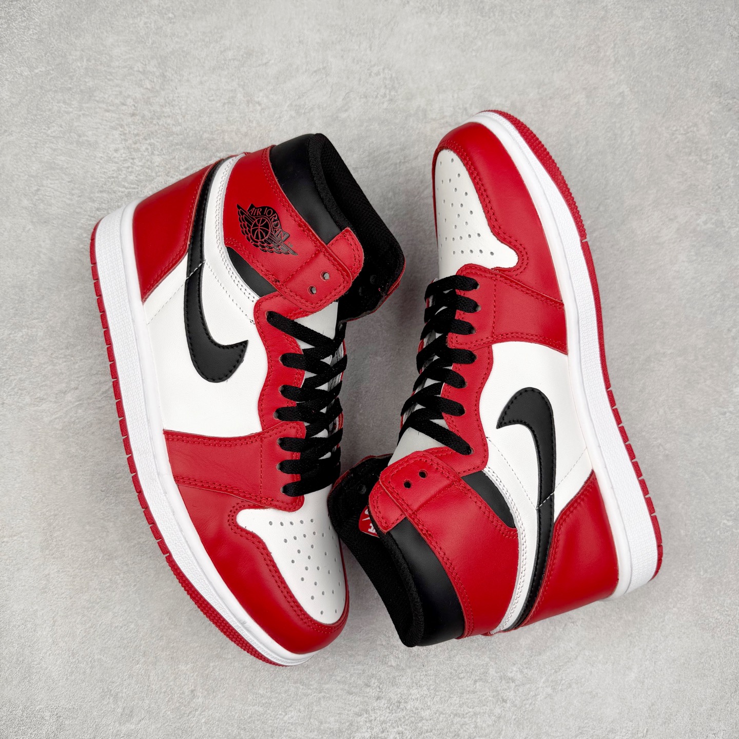 图片[3]-＃TG特价福利 Air Jordan AJ1 High 高帮全系列 性价比批次 原盒原配 大厂出品 原厂楦头纸板数据开发 鞋型公整不松垮 采购头层皮料冲裁 高整洁度 上脚原汁原味的公司货既视感 原底独立模具 中底四线拉帮完美走线 原模大底咬花 实拍调校N版已经零色差零失真 百分百还原实物色彩所见即所得 不存在货不对板色差等低级问题 选购参考实物拍摄 不混卖不参货 只用心做好货严格选品 承诺混一赔十 尺码：36 36.5 37.5 38 38.5 39 40 40.5 41 42 42.5 43 44 44.5 45 46 47.5-选品中心