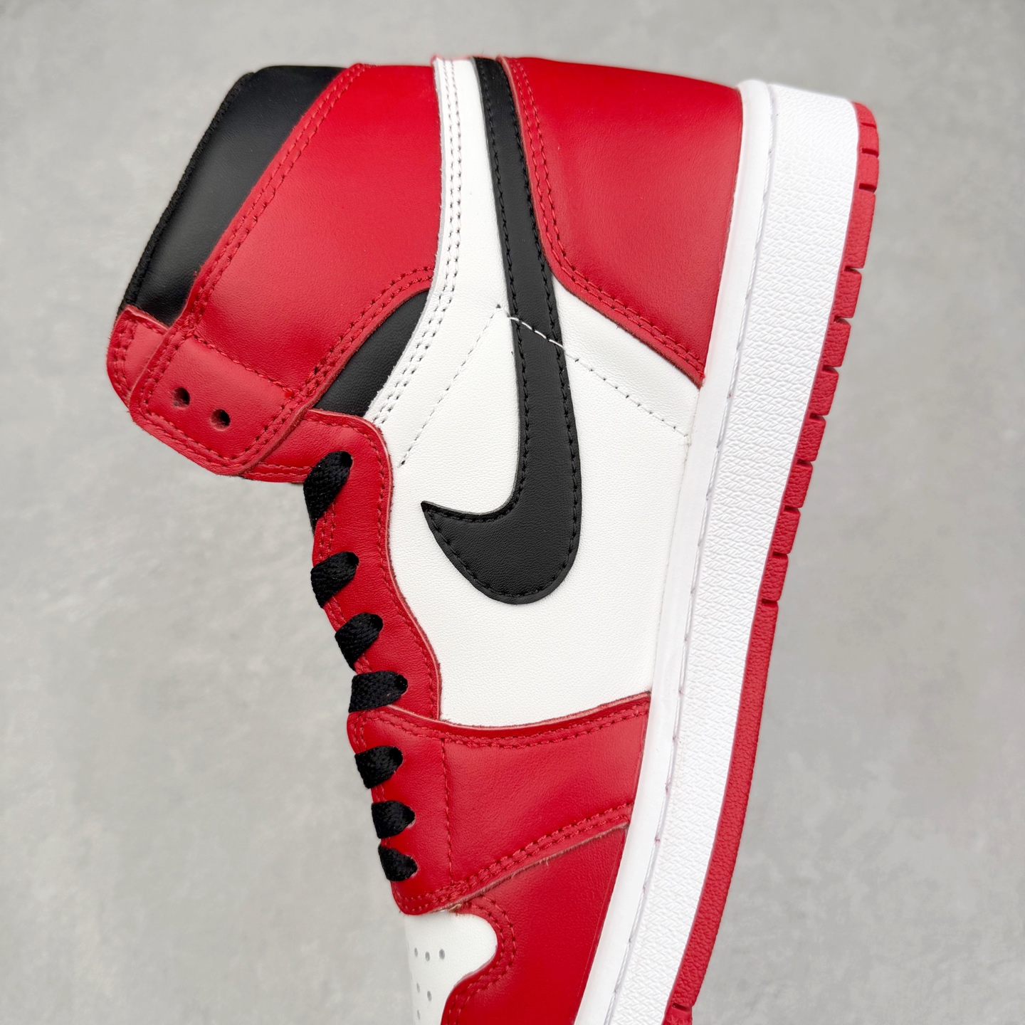 图片[7]-＃TG特价福利 Air Jordan AJ1 High 高帮全系列 性价比批次 原盒原配 大厂出品 原厂楦头纸板数据开发 鞋型公整不松垮 采购头层皮料冲裁 高整洁度 上脚原汁原味的公司货既视感 原底独立模具 中底四线拉帮完美走线 原模大底咬花 实拍调校N版已经零色差零失真 百分百还原实物色彩所见即所得 不存在货不对板色差等低级问题 选购参考实物拍摄 不混卖不参货 只用心做好货严格选品 承诺混一赔十 尺码：36 36.5 37.5 38 38.5 39 40 40.5 41 42 42.5 43 44 44.5 45 46 47.5-选品中心