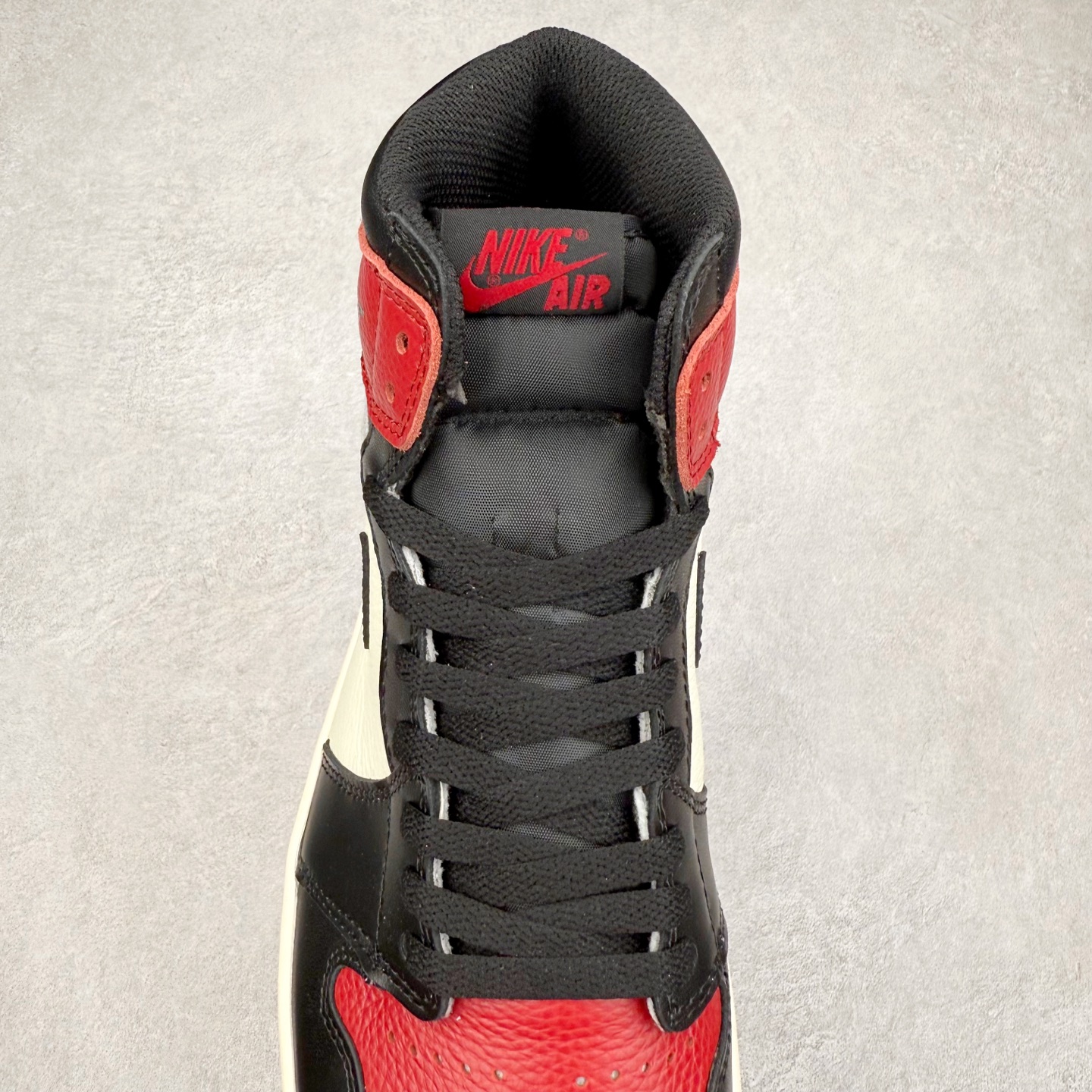 图片[5]-＃TG特价福利 Air Jordan AJ1 High 高帮全系列 性价比批次 原盒原配 大厂出品 原厂楦头纸板数据开发 鞋型公整不松垮 采购头层皮料冲裁 高整洁度 上脚原汁原味的公司货既视感 原底独立模具 中底四线拉帮完美走线 原模大底咬花 实拍调校N版已经零色差零失真 百分百还原实物色彩所见即所得 不存在货不对板色差等低级问题 选购参考实物拍摄 不混卖不参货 只用心做好货严格选品 承诺混一赔十 尺码：36 36.5 37.5 38 38.5 39 40 40.5 41 42 42.5 43 44 44.5 45 46 47.5-选品中心