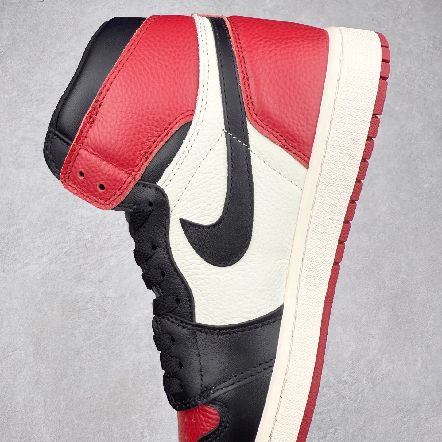 图片[6]-＃TG特价福利 Air Jordan AJ1 High 高帮全系列 性价比批次 原盒原配 大厂出品 原厂楦头纸板数据开发 鞋型公整不松垮 采购头层皮料冲裁 高整洁度 上脚原汁原味的公司货既视感 原底独立模具 中底四线拉帮完美走线 原模大底咬花 实拍调校N版已经零色差零失真 百分百还原实物色彩所见即所得 不存在货不对板色差等低级问题 选购参考实物拍摄 不混卖不参货 只用心做好货严格选品 承诺混一赔十 尺码：36 36.5 37.5 38 38.5 39 40 40.5 41 42 42.5 43 44 44.5 45 46 47.5-选品中心