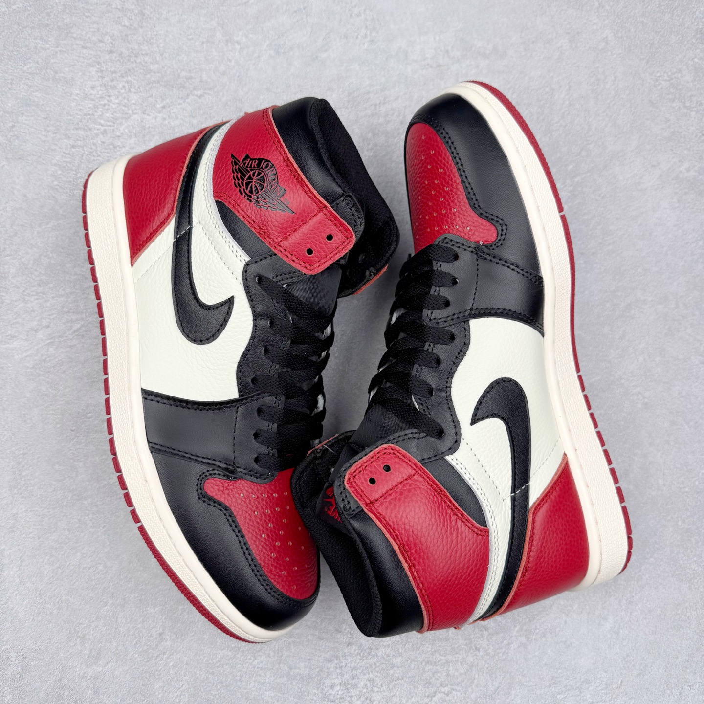 图片[3]-＃TG特价福利 Air Jordan AJ1 High 高帮全系列 性价比批次 原盒原配 大厂出品 原厂楦头纸板数据开发 鞋型公整不松垮 采购头层皮料冲裁 高整洁度 上脚原汁原味的公司货既视感 原底独立模具 中底四线拉帮完美走线 原模大底咬花 实拍调校N版已经零色差零失真 百分百还原实物色彩所见即所得 不存在货不对板色差等低级问题 选购参考实物拍摄 不混卖不参货 只用心做好货严格选品 承诺混一赔十 尺码：36 36.5 37.5 38 38.5 39 40 40.5 41 42 42.5 43 44 44.5 45 46 47.5-选品中心