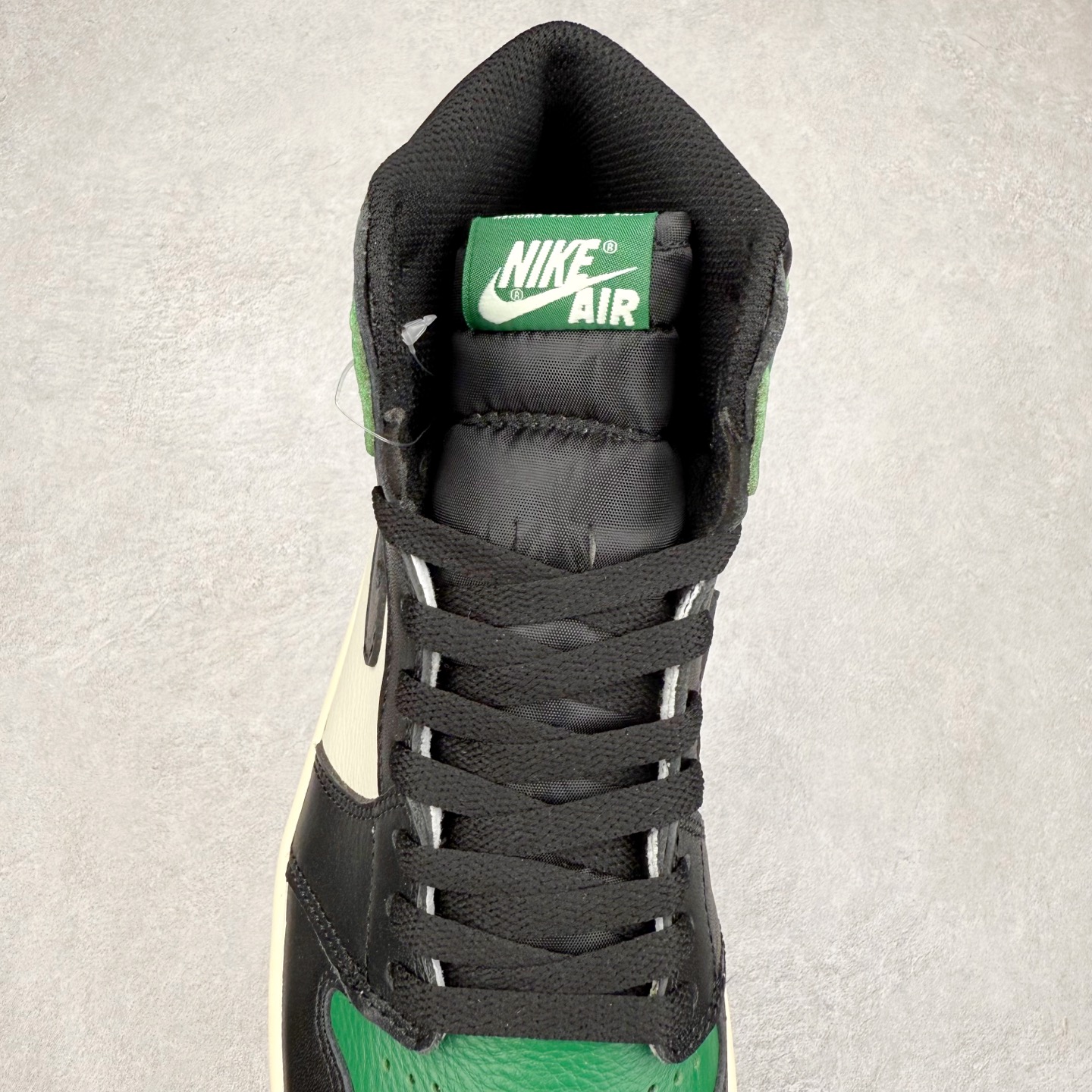 图片[5]-＃TG特价福利 Air Jordan AJ1 High 高帮全系列 性价比批次 原盒原配 大厂出品 原厂楦头纸板数据开发 鞋型公整不松垮 采购头层皮料冲裁 高整洁度 上脚原汁原味的公司货既视感 原底独立模具 中底四线拉帮完美走线 原模大底咬花 实拍调校N版已经零色差零失真 百分百还原实物色彩所见即所得 不存在货不对板色差等低级问题 选购参考实物拍摄 不混卖不参货 只用心做好货严格选品 承诺混一赔十 尺码：36 36.5 37.5 38 38.5 39 40 40.5 41 42 42.5 43 44 44.5 45 46 47.5-选品中心