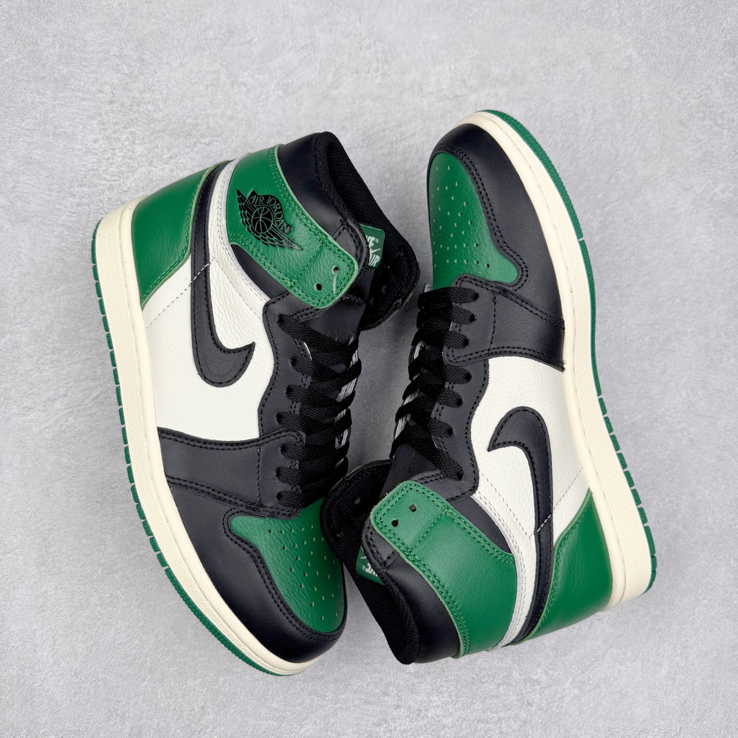 图片[3]-＃TG特价福利 Air Jordan AJ1 High 高帮全系列 性价比批次 原盒原配 大厂出品 原厂楦头纸板数据开发 鞋型公整不松垮 采购头层皮料冲裁 高整洁度 上脚原汁原味的公司货既视感 原底独立模具 中底四线拉帮完美走线 原模大底咬花 实拍调校N版已经零色差零失真 百分百还原实物色彩所见即所得 不存在货不对板色差等低级问题 选购参考实物拍摄 不混卖不参货 只用心做好货严格选品 承诺混一赔十 尺码：36 36.5 37.5 38 38.5 39 40 40.5 41 42 42.5 43 44 44.5 45 46 47.5-选品中心