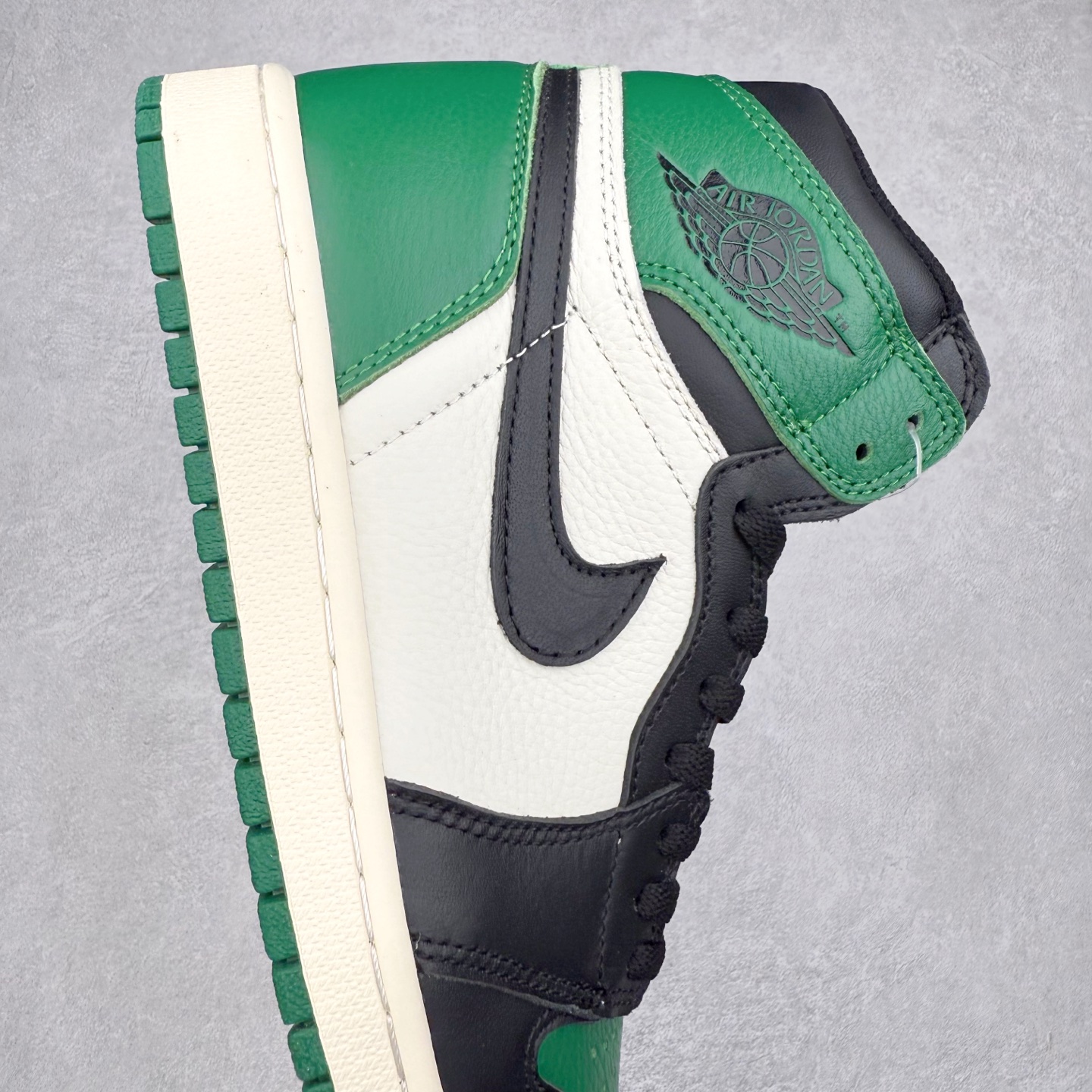 图片[6]-＃TG特价福利 Air Jordan AJ1 High 高帮全系列 性价比批次 原盒原配 大厂出品 原厂楦头纸板数据开发 鞋型公整不松垮 采购头层皮料冲裁 高整洁度 上脚原汁原味的公司货既视感 原底独立模具 中底四线拉帮完美走线 原模大底咬花 实拍调校N版已经零色差零失真 百分百还原实物色彩所见即所得 不存在货不对板色差等低级问题 选购参考实物拍摄 不混卖不参货 只用心做好货严格选品 承诺混一赔十 尺码：36 36.5 37.5 38 38.5 39 40 40.5 41 42 42.5 43 44 44.5 45 46 47.5-选品中心