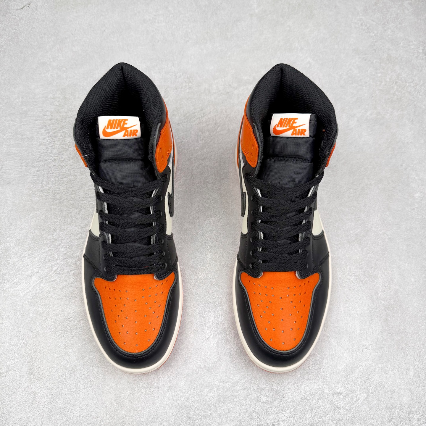 图片[2]-＃TG特价福利 Air Jordan AJ1 High 高帮全系列 性价比批次 原盒原配 大厂出品 原厂楦头纸板数据开发 鞋型公整不松垮 采购头层皮料冲裁 高整洁度 上脚原汁原味的公司货既视感 原底独立模具 中底四线拉帮完美走线 原模大底咬花 实拍调校N版已经零色差零失真 百分百还原实物色彩所见即所得 不存在货不对板色差等低级问题 选购参考实物拍摄 不混卖不参货 只用心做好货严格选品 承诺混一赔十 尺码：36 36.5 37.5 38 38.5 39 40 40.5 41 42 42.5 43 44 44.5 45 46 47.5-选品中心