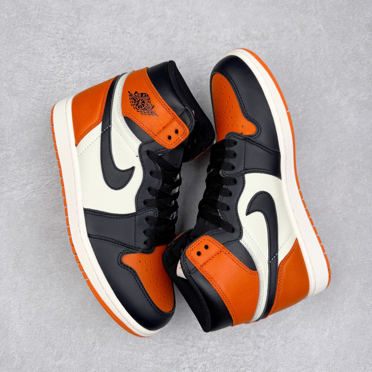 图片[3]-＃TG特价福利 Air Jordan AJ1 High 高帮全系列 性价比批次 原盒原配 大厂出品 原厂楦头纸板数据开发 鞋型公整不松垮 采购头层皮料冲裁 高整洁度 上脚原汁原味的公司货既视感 原底独立模具 中底四线拉帮完美走线 原模大底咬花 实拍调校N版已经零色差零失真 百分百还原实物色彩所见即所得 不存在货不对板色差等低级问题 选购参考实物拍摄 不混卖不参货 只用心做好货严格选品 承诺混一赔十 尺码：36 36.5 37.5 38 38.5 39 40 40.5 41 42 42.5 43 44 44.5 45 46 47.5-选品中心