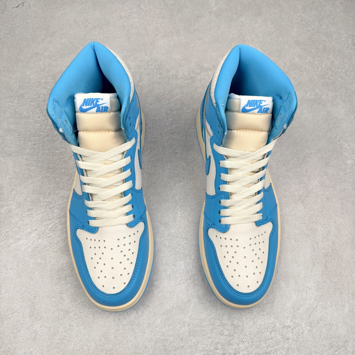图片[2]-＃TG特价福利 Air Jordan AJ1 High 高帮全系列 性价比批次 原盒原配 大厂出品 原厂楦头纸板数据开发 鞋型公整不松垮 采购头层皮料冲裁 高整洁度 上脚原汁原味的公司货既视感 原底独立模具 中底四线拉帮完美走线 原模大底咬花 实拍调校N版已经零色差零失真 百分百还原实物色彩所见即所得 不存在货不对板色差等低级问题 选购参考实物拍摄 不混卖不参货 只用心做好货严格选品 承诺混一赔十 尺码：36 36.5 37.5 38 38.5 39 40 40.5 41 42 42.5 43 44 44.5 45 46 47.5-选品中心