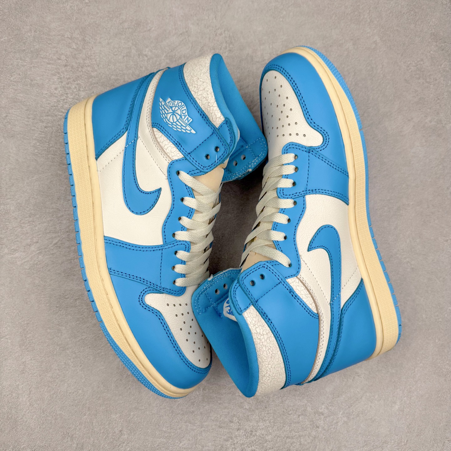 图片[3]-＃TG特价福利 Air Jordan AJ1 High 高帮全系列 性价比批次 原盒原配 大厂出品 原厂楦头纸板数据开发 鞋型公整不松垮 采购头层皮料冲裁 高整洁度 上脚原汁原味的公司货既视感 原底独立模具 中底四线拉帮完美走线 原模大底咬花 实拍调校N版已经零色差零失真 百分百还原实物色彩所见即所得 不存在货不对板色差等低级问题 选购参考实物拍摄 不混卖不参货 只用心做好货严格选品 承诺混一赔十 尺码：36 36.5 37.5 38 38.5 39 40 40.5 41 42 42.5 43 44 44.5 45 46 47.5-选品中心