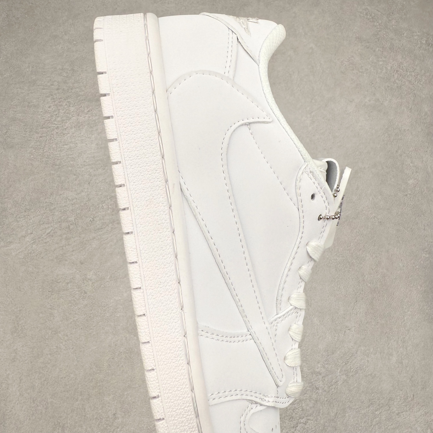 图片[6]-＃TG特价福利 TS x Air Jordan AJ1 Low 倒钩低帮联名配色 性价比批次 原盒原配 大厂出品 原厂楦头纸板数据开发 鞋型公整不松垮 采购头层皮料冲裁 高整洁度 上脚原汁原味的公司货既视感 原底独立模具 中底四线拉帮完美走线 原模大底咬花 实拍调校N版已经零色差零失真 百分百还原实物色彩所见即所得 不存在货不对板色差等低级问题 选购参考实物拍摄 不混卖不参货 只用心做好货严格选品 承诺混一赔十 尺码：36 36.5 37.5 38 38.5 39 40 40.5 41 42 42.5 43 44 44.5 45 46 47.5-选品中心