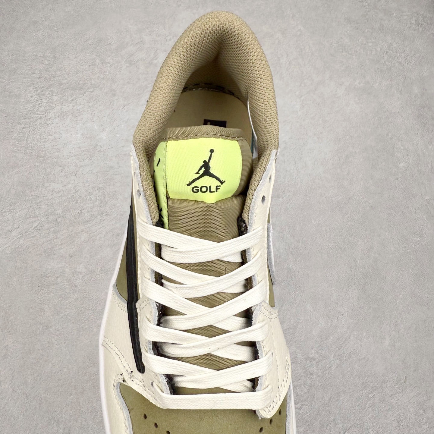 图片[5]-＃TG特价福利 TS x Air Jordan AJ1 Low 倒钩低帮联名配色 性价比批次 原盒原配 大厂出品 原厂楦头纸板数据开发 鞋型公整不松垮 采购头层皮料冲裁 高整洁度 上脚原汁原味的公司货既视感 原底独立模具 中底四线拉帮完美走线 原模大底咬花 实拍调校N版已经零色差零失真 百分百还原实物色彩所见即所得 不存在货不对板色差等低级问题 选购参考实物拍摄 不混卖不参货 只用心做好货严格选品 承诺混一赔十 尺码：36 36.5 37.5 38 38.5 39 40 40.5 41 42 42.5 43 44 44.5 45 46 47.5-选品中心