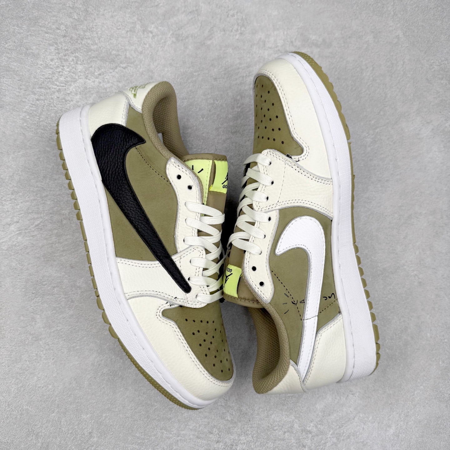 图片[3]-＃TG特价福利 TS x Air Jordan AJ1 Low 倒钩低帮联名配色 性价比批次 原盒原配 大厂出品 原厂楦头纸板数据开发 鞋型公整不松垮 采购头层皮料冲裁 高整洁度 上脚原汁原味的公司货既视感 原底独立模具 中底四线拉帮完美走线 原模大底咬花 实拍调校N版已经零色差零失真 百分百还原实物色彩所见即所得 不存在货不对板色差等低级问题 选购参考实物拍摄 不混卖不参货 只用心做好货严格选品 承诺混一赔十 尺码：36 36.5 37.5 38 38.5 39 40 40.5 41 42 42.5 43 44 44.5 45 46 47.5-选品中心