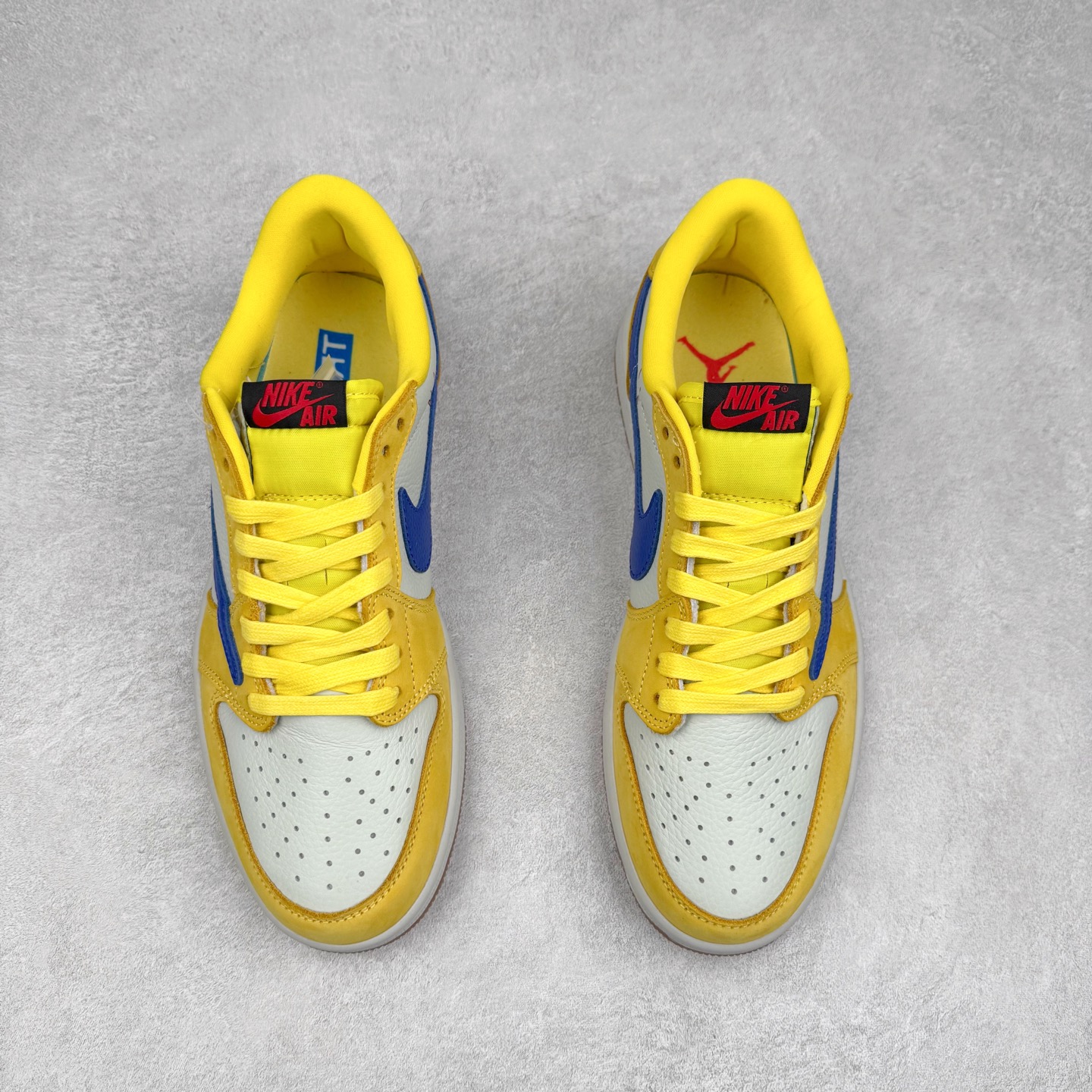 图片[2]-＃TG特价福利 TS x Air Jordan AJ1 Low 倒钩低帮联名配色 性价比批次 原盒原配 大厂出品 原厂楦头纸板数据开发 鞋型公整不松垮 采购头层皮料冲裁 高整洁度 上脚原汁原味的公司货既视感 原底独立模具 中底四线拉帮完美走线 原模大底咬花 实拍调校N版已经零色差零失真 百分百还原实物色彩所见即所得 不存在货不对板色差等低级问题 选购参考实物拍摄 不混卖不参货 只用心做好货严格选品 承诺混一赔十 尺码：36 36.5 37.5 38 38.5 39 40 40.5 41 42 42.5 43 44 44.5 45 46 47.5-选品中心