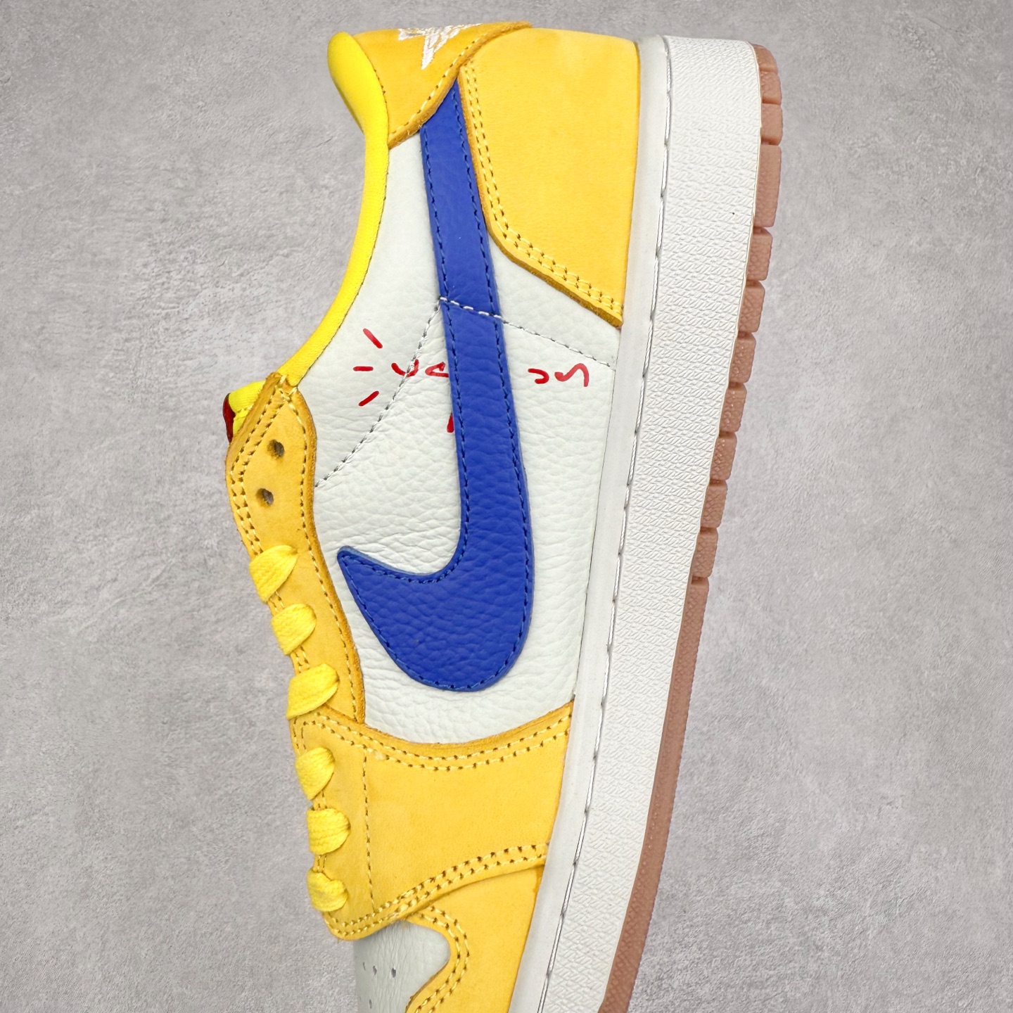 图片[7]-＃TG特价福利 TS x Air Jordan AJ1 Low 倒钩低帮联名配色 性价比批次 原盒原配 大厂出品 原厂楦头纸板数据开发 鞋型公整不松垮 采购头层皮料冲裁 高整洁度 上脚原汁原味的公司货既视感 原底独立模具 中底四线拉帮完美走线 原模大底咬花 实拍调校N版已经零色差零失真 百分百还原实物色彩所见即所得 不存在货不对板色差等低级问题 选购参考实物拍摄 不混卖不参货 只用心做好货严格选品 承诺混一赔十 尺码：36 36.5 37.5 38 38.5 39 40 40.5 41 42 42.5 43 44 44.5 45 46 47.5-选品中心