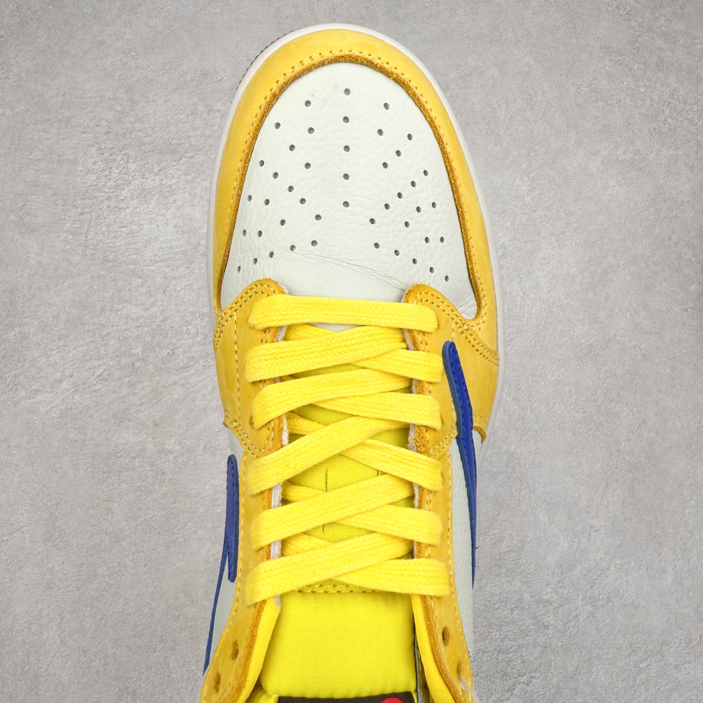 图片[4]-＃TG特价福利 TS x Air Jordan AJ1 Low 倒钩低帮联名配色 性价比批次 原盒原配 大厂出品 原厂楦头纸板数据开发 鞋型公整不松垮 采购头层皮料冲裁 高整洁度 上脚原汁原味的公司货既视感 原底独立模具 中底四线拉帮完美走线 原模大底咬花 实拍调校N版已经零色差零失真 百分百还原实物色彩所见即所得 不存在货不对板色差等低级问题 选购参考实物拍摄 不混卖不参货 只用心做好货严格选品 承诺混一赔十 尺码：36 36.5 37.5 38 38.5 39 40 40.5 41 42 42.5 43 44 44.5 45 46 47.5-选品中心