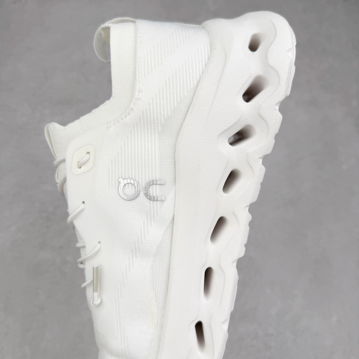 图片[7]-LOEWE x On Cloudtilt 2.0 昂跑罗意威联名 圆头系带生活休闲鞋 此运动品牌 开创于2010年 缓震着陆、强效回弹、轻柔质感的设计构思始终是ON研制关键 与此同时基于“为全球提供革新性的跑步感受”信念 陆续推出了多款跑鞋及其以专业运动人体跑步工程学为设计关键的功能性跑步服饰设备 让跑者不费力气地畅快畅跑 尺码：36 36.5 37.5 38 38.5 39 40 40.5 41 42 42.5 43 44 44.5 45-选品中心