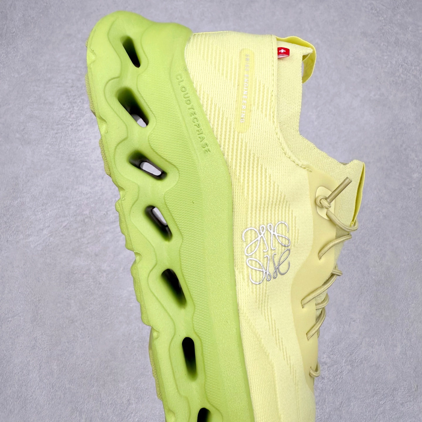 图片[6]-LOEWE x On Cloudtilt 2.0 昂跑罗意威联名 圆头系带生活休闲鞋 此运动品牌 开创于2010年 缓震着陆、强效回弹、轻柔质感的设计构思始终是ON研制关键 与此同时基于“为全球提供革新性的跑步感受”信念 陆续推出了多款跑鞋及其以专业运动人体跑步工程学为设计关键的功能性跑步服饰设备 让跑者不费力气地畅快畅跑 尺码：36 36.5 37.5 38 38.5 39 40 40.5 41 42 42.5 43 44 44.5 45-选品中心