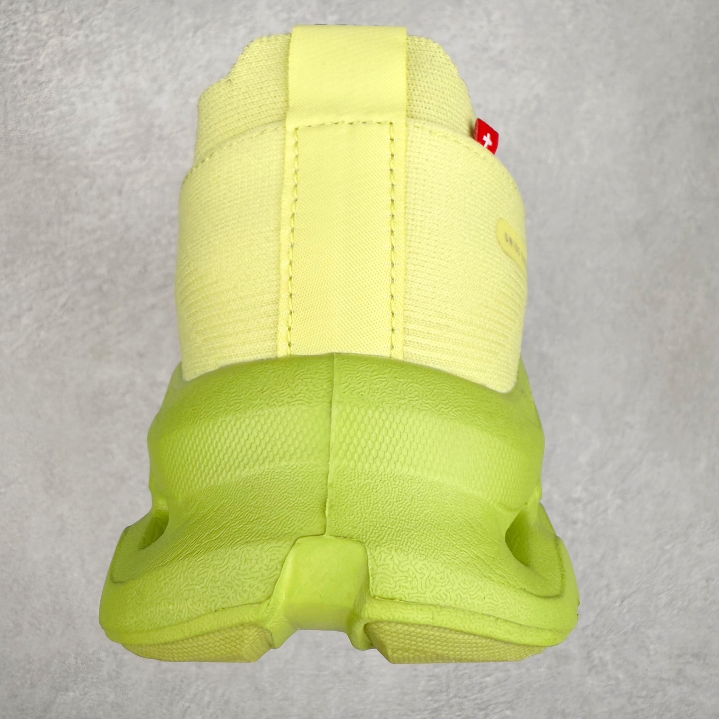 图片[8]-LOEWE x On Cloudtilt 2.0 昂跑罗意威联名 圆头系带生活休闲鞋 此运动品牌 开创于2010年 缓震着陆、强效回弹、轻柔质感的设计构思始终是ON研制关键 与此同时基于“为全球提供革新性的跑步感受”信念 陆续推出了多款跑鞋及其以专业运动人体跑步工程学为设计关键的功能性跑步服饰设备 让跑者不费力气地畅快畅跑 尺码：36 36.5 37.5 38 38.5 39 40 40.5 41 42 42.5 43 44 44.5 45-选品中心