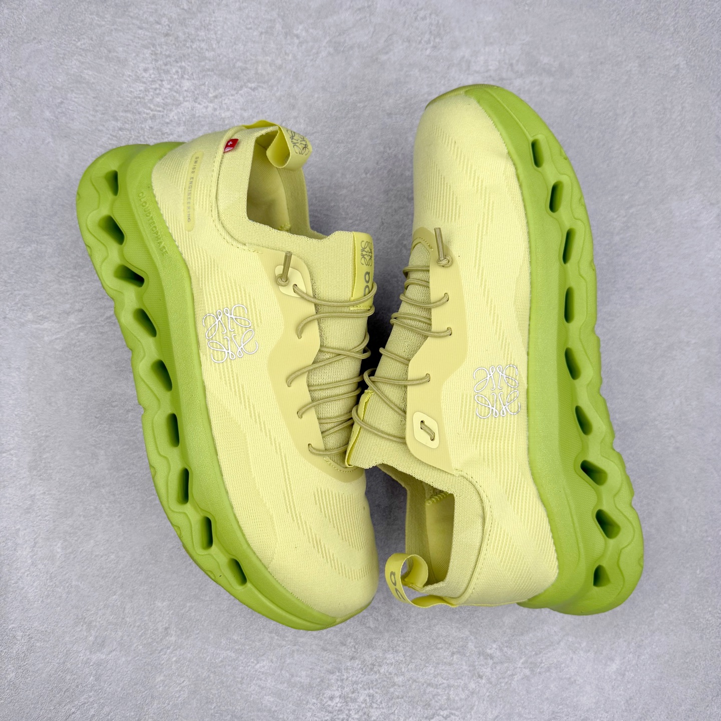 图片[3]-LOEWE x On Cloudtilt 2.0 昂跑罗意威联名 圆头系带生活休闲鞋 此运动品牌 开创于2010年 缓震着陆、强效回弹、轻柔质感的设计构思始终是ON研制关键 与此同时基于“为全球提供革新性的跑步感受”信念 陆续推出了多款跑鞋及其以专业运动人体跑步工程学为设计关键的功能性跑步服饰设备 让跑者不费力气地畅快畅跑 尺码：36 36.5 37.5 38 38.5 39 40 40.5 41 42 42.5 43 44 44.5 45-选品中心