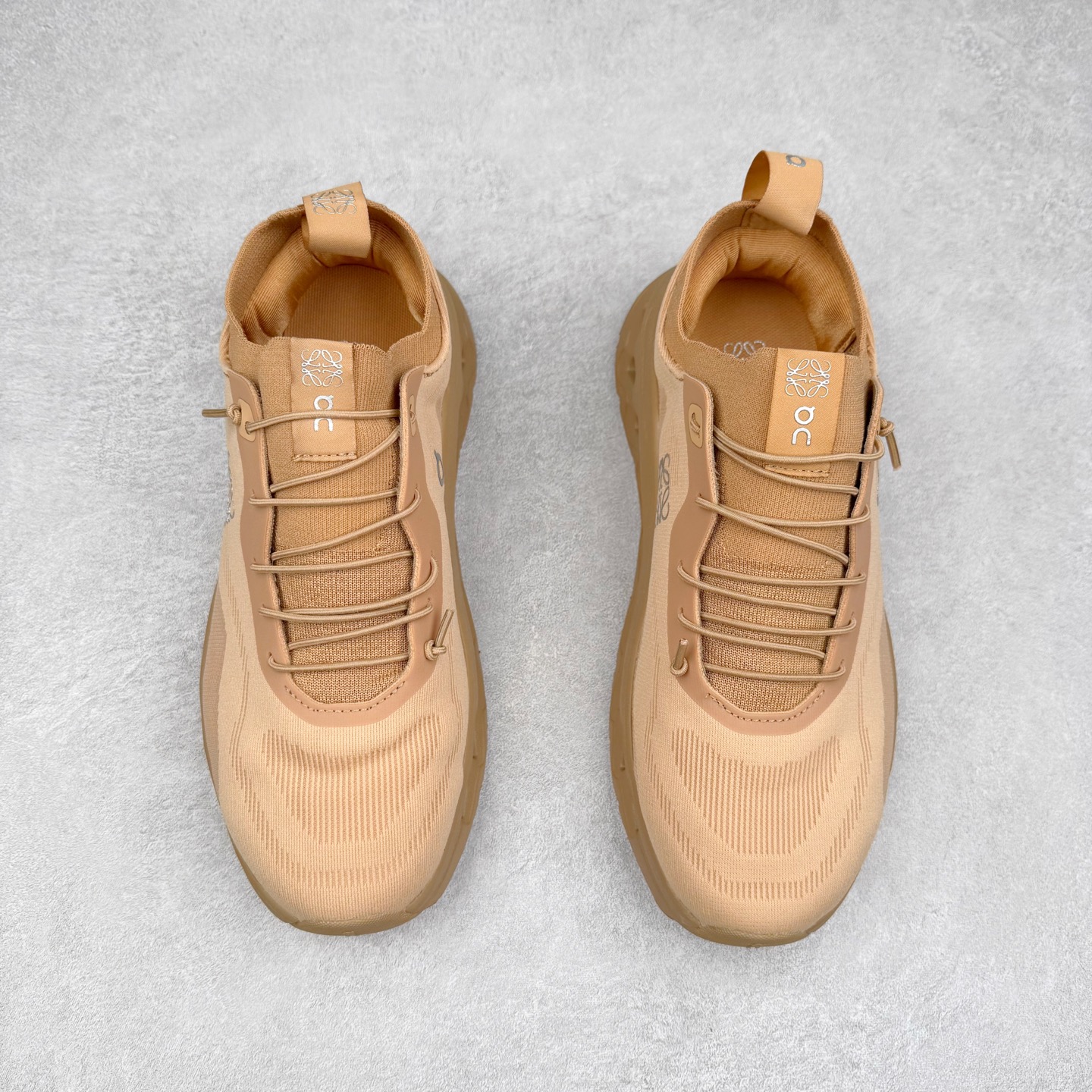 图片[2]-LOEWE x On Cloudtilt 2.0 昂跑罗意威联名 圆头系带生活休闲鞋 此运动品牌 开创于2010年 缓震着陆、强效回弹、轻柔质感的设计构思始终是ON研制关键 与此同时基于“为全球提供革新性的跑步感受”信念 陆续推出了多款跑鞋及其以专业运动人体跑步工程学为设计关键的功能性跑步服饰设备 让跑者不费力气地畅快畅跑 尺码：36 36.5 37.5 38 38.5 39 40 40.5 41 42 42.5 43 44 44.5 45-选品中心