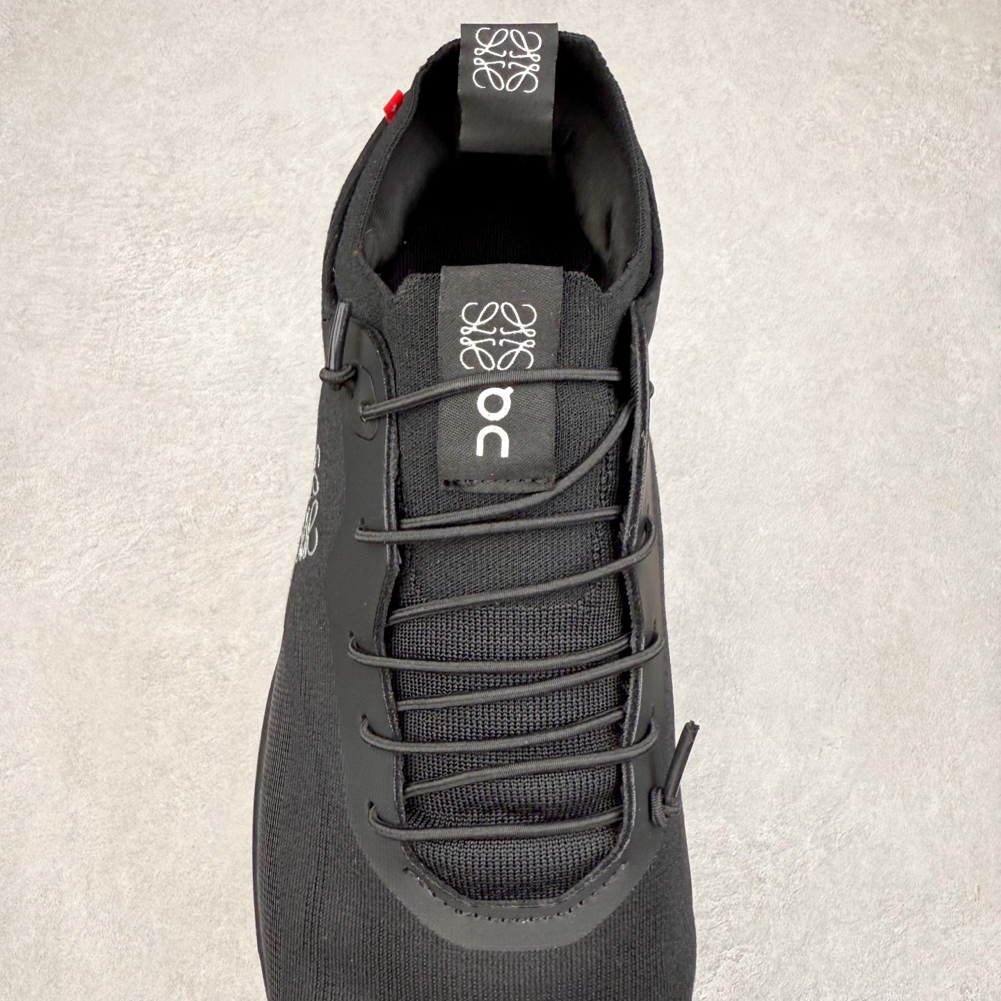 图片[5]-LOEWE x On Cloudtilt 2.0 昂跑罗意威联名 圆头系带生活休闲鞋 此运动品牌 开创于2010年 缓震着陆、强效回弹、轻柔质感的设计构思始终是ON研制关键 与此同时基于“为全球提供革新性的跑步感受”信念 陆续推出了多款跑鞋及其以专业运动人体跑步工程学为设计关键的功能性跑步服饰设备 让跑者不费力气地畅快畅跑 尺码：36 36.5 37.5 38 38.5 39 40 40.5 41 42 42.5 43 44 44.5 45-选品中心