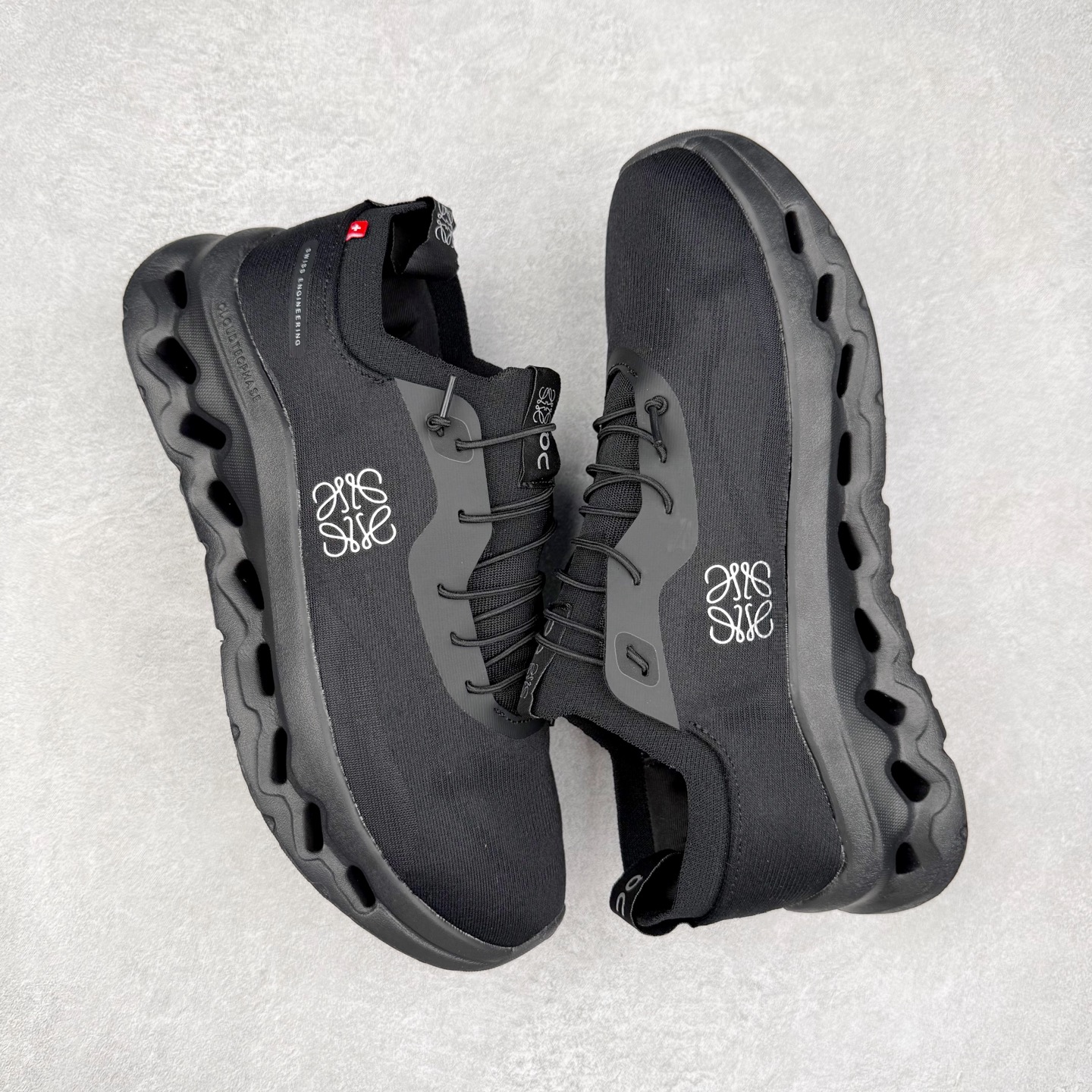 图片[3]-LOEWE x On Cloudtilt 2.0 昂跑罗意威联名 圆头系带生活休闲鞋 此运动品牌 开创于2010年 缓震着陆、强效回弹、轻柔质感的设计构思始终是ON研制关键 与此同时基于“为全球提供革新性的跑步感受”信念 陆续推出了多款跑鞋及其以专业运动人体跑步工程学为设计关键的功能性跑步服饰设备 让跑者不费力气地畅快畅跑 尺码：36 36.5 37.5 38 38.5 39 40 40.5 41 42 42.5 43 44 44.5 45-选品中心