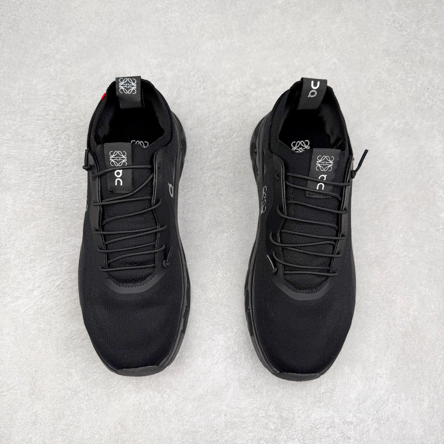 图片[2]-LOEWE x On Cloudtilt 2.0 昂跑罗意威联名 圆头系带生活休闲鞋 此运动品牌 开创于2010年 缓震着陆、强效回弹、轻柔质感的设计构思始终是ON研制关键 与此同时基于“为全球提供革新性的跑步感受”信念 陆续推出了多款跑鞋及其以专业运动人体跑步工程学为设计关键的功能性跑步服饰设备 让跑者不费力气地畅快畅跑 尺码：36 36.5 37.5 38 38.5 39 40 40.5 41 42 42.5 43 44 44.5 45-选品中心