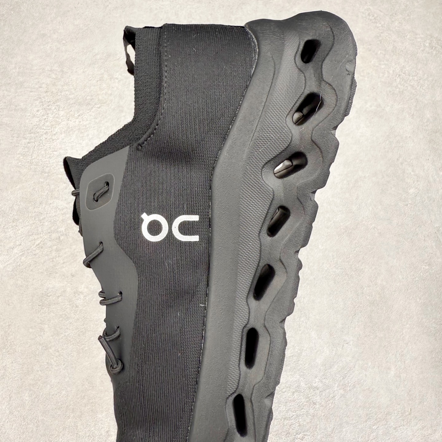 图片[7]-LOEWE x On Cloudtilt 2.0 昂跑罗意威联名 圆头系带生活休闲鞋 此运动品牌 开创于2010年 缓震着陆、强效回弹、轻柔质感的设计构思始终是ON研制关键 与此同时基于“为全球提供革新性的跑步感受”信念 陆续推出了多款跑鞋及其以专业运动人体跑步工程学为设计关键的功能性跑步服饰设备 让跑者不费力气地畅快畅跑 尺码：36 36.5 37.5 38 38.5 39 40 40.5 41 42 42.5 43 44 44.5 45-选品中心