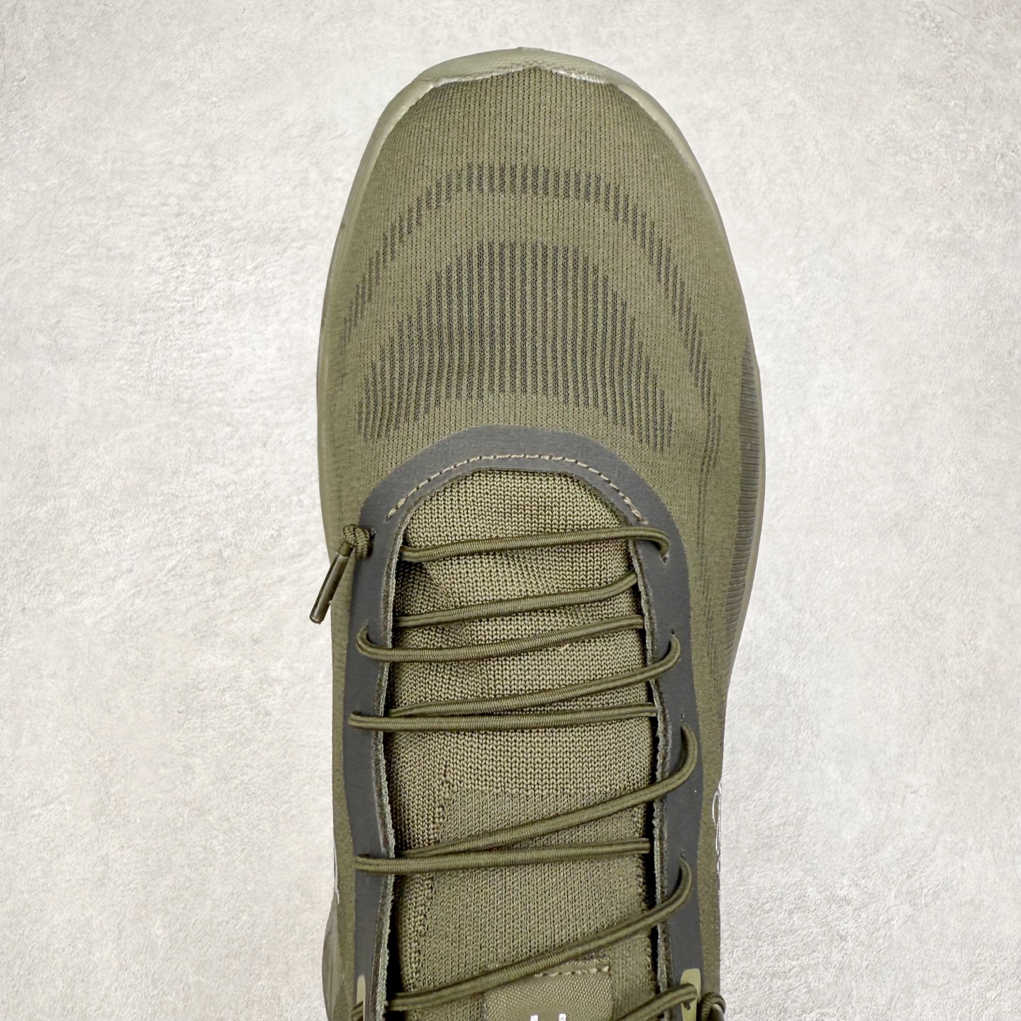 图片[4]-LOEWE x On Cloudtilt 2.0 昂跑罗意威联名 圆头系带生活休闲鞋 此运动品牌 开创于2010年 缓震着陆、强效回弹、轻柔质感的设计构思始终是ON研制关键 与此同时基于“为全球提供革新性的跑步感受”信念 陆续推出了多款跑鞋及其以专业运动人体跑步工程学为设计关键的功能性跑步服饰设备 让跑者不费力气地畅快畅跑 尺码：36 36.5 37.5 38 38.5 39 40 40.5 41 42 42.5 43 44 44.5 45-选品中心