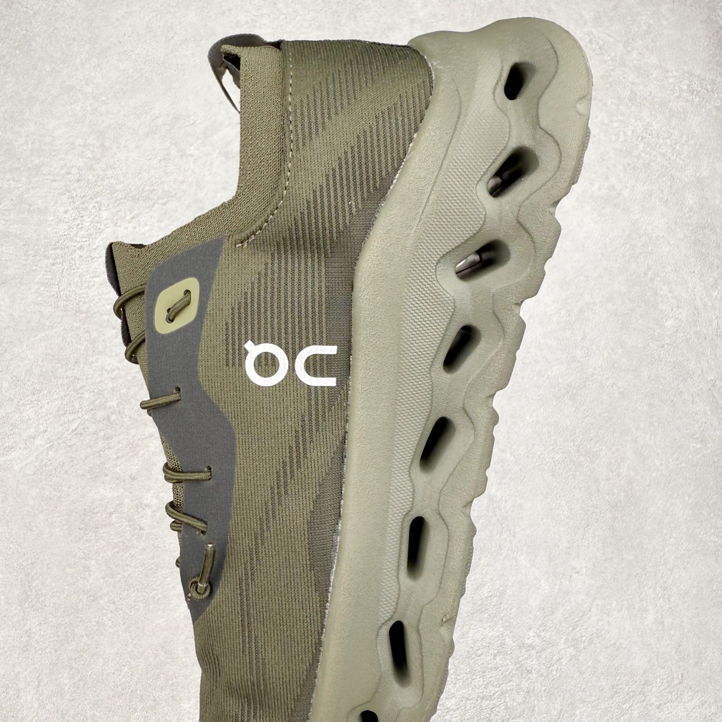 图片[7]-LOEWE x On Cloudtilt 2.0 昂跑罗意威联名 圆头系带生活休闲鞋 此运动品牌 开创于2010年 缓震着陆、强效回弹、轻柔质感的设计构思始终是ON研制关键 与此同时基于“为全球提供革新性的跑步感受”信念 陆续推出了多款跑鞋及其以专业运动人体跑步工程学为设计关键的功能性跑步服饰设备 让跑者不费力气地畅快畅跑 尺码：36 36.5 37.5 38 38.5 39 40 40.5 41 42 42.5 43 44 44.5 45-选品中心