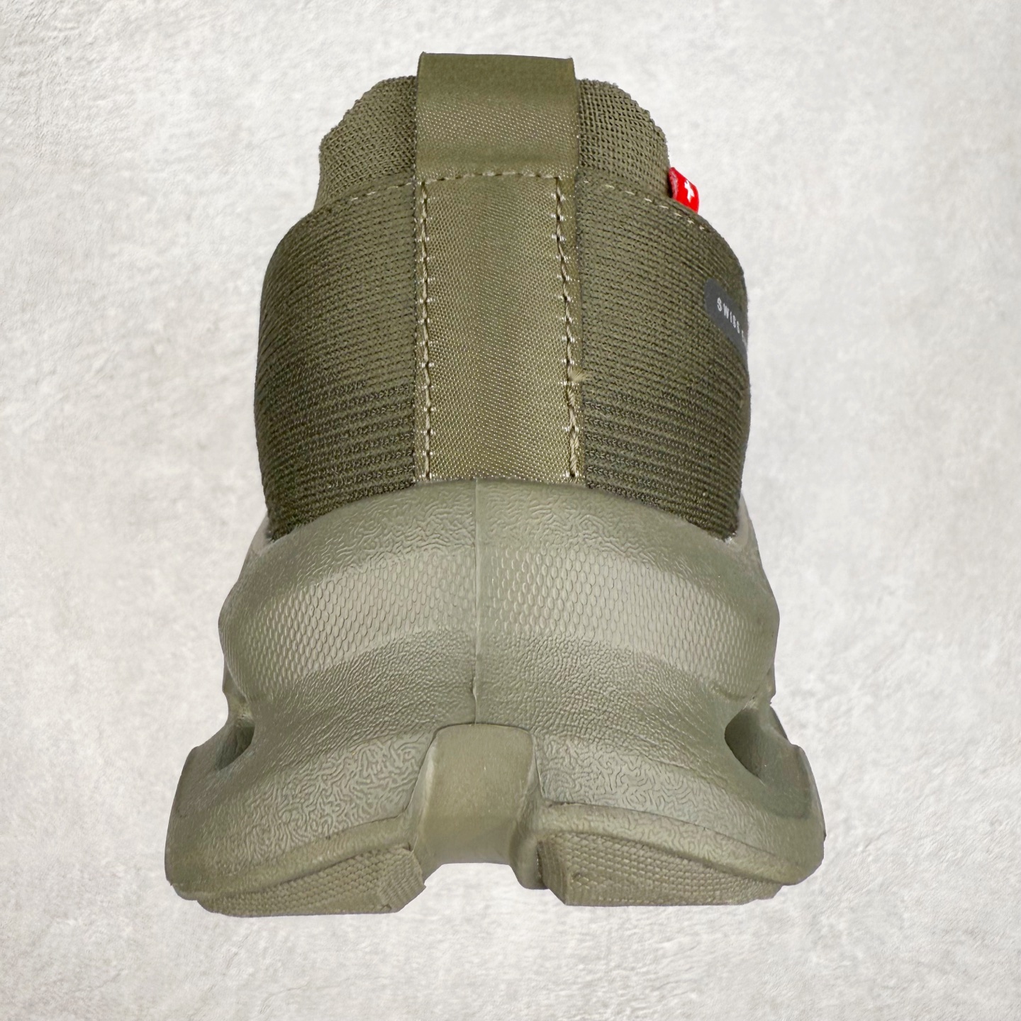 图片[8]-LOEWE x On Cloudtilt 2.0 昂跑罗意威联名 圆头系带生活休闲鞋 此运动品牌 开创于2010年 缓震着陆、强效回弹、轻柔质感的设计构思始终是ON研制关键 与此同时基于“为全球提供革新性的跑步感受”信念 陆续推出了多款跑鞋及其以专业运动人体跑步工程学为设计关键的功能性跑步服饰设备 让跑者不费力气地畅快畅跑 尺码：36 36.5 37.5 38 38.5 39 40 40.5 41 42 42.5 43 44 44.5 45-选品中心