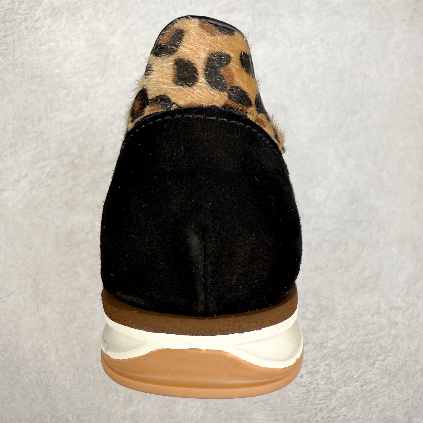 图片[8]-＃HP纯原 AD Wmns SL72 OG 系列德训足球风百搭低帮休闲运动板鞋 JI0288 采用高弹EVA+MODEL+RB三层组合底 区别市面RB一体大底 三层组合鞋底重量与原鞋一致 Originals 将有「T 头鞋」造型的诞生于 1972 年的 SL72 鞋款复刻带回 各位买鞋又有新选择了 1972 年 SL72 问世后 引领了后来阿迪达斯的跑鞋发展方向 其中「SL」代表了 Super Light 彰显了产品轻便的特性 1972 年 SL72 问世后 引领了后来阿迪达斯的跑鞋发展方向 其中「SL」代表了 Super Light 彰显了产品轻便的特性 这次 Originals 延续其轻质经典的基因 带来男女两款 SL72 男生款带来 SL72 RS 鞋型 RS 意为 Reshaped（重塑）鞋款在保留了经典的外观基础上 在尼龙材质里增加了填充物 使鞋型更加挺立和饱满 鞋头则更加圆润 鞋底的 EVA 材质则增加了鞋款的高度 女生款则带来 SL72 OG W 鞋型 OG 顾名思义则是致敬经典款式 相较于 RS（Reshaped）鞋款 鞋身更加纤细 其整体鞋身轮廓、线条、细节、材质上尊崇 70 年代 SL72 的设计 还原经典味道 尺码：36 36⅔ 37⅓ 38 38⅔ 39⅓ 40 40⅔ 41⅓ 42 42⅔ 43⅓ 44 44⅔ 45-选品中心