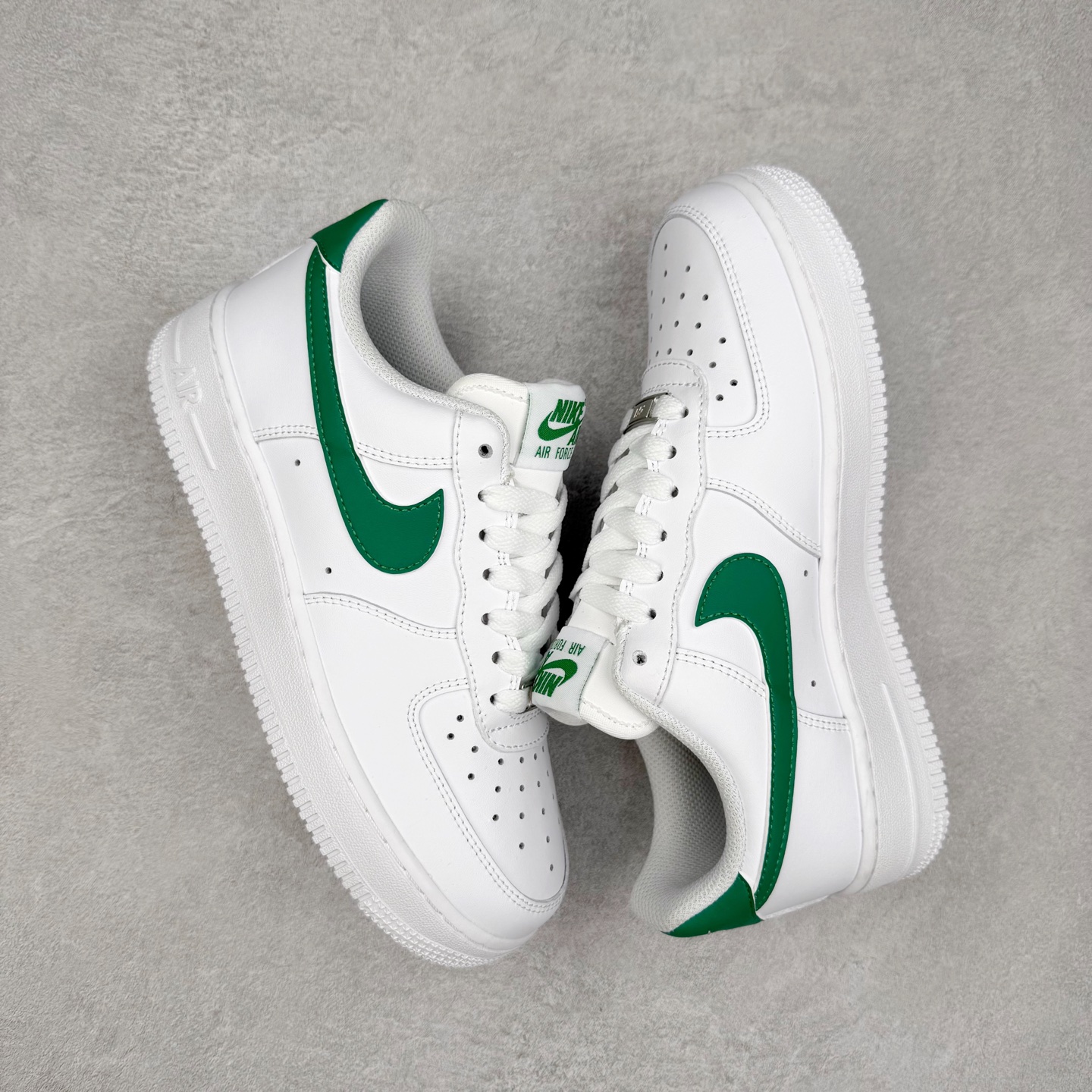 图片[3]-NK Air Force 1´07 Low 空军一号低帮百搭休闲运动板鞋 FJ1988-083 柔软、弹性十足的缓震性能和出色的中底设计 横跨复古与现代的外型结合 造就出风靡全球 三十多年的Force 1 直到今天还深受青睐 实拍调校N版已经零色差零失真 百分百还原实物色彩所见即所得 不存在货不对板色差等低级问题 选购参考实物拍摄 不混卖不参货 只用心做好货严格选品 承诺混一赔十 尺码：36 36.5 37.5 38 38.5 39 40 40.5 41 42 42.5 43 44 44.5 45-选品中心